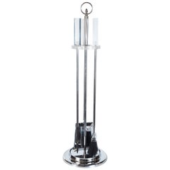 Ensemble de quatre pièces en Lucite et chrome pour le feu, de style moderne du milieu du siècle.