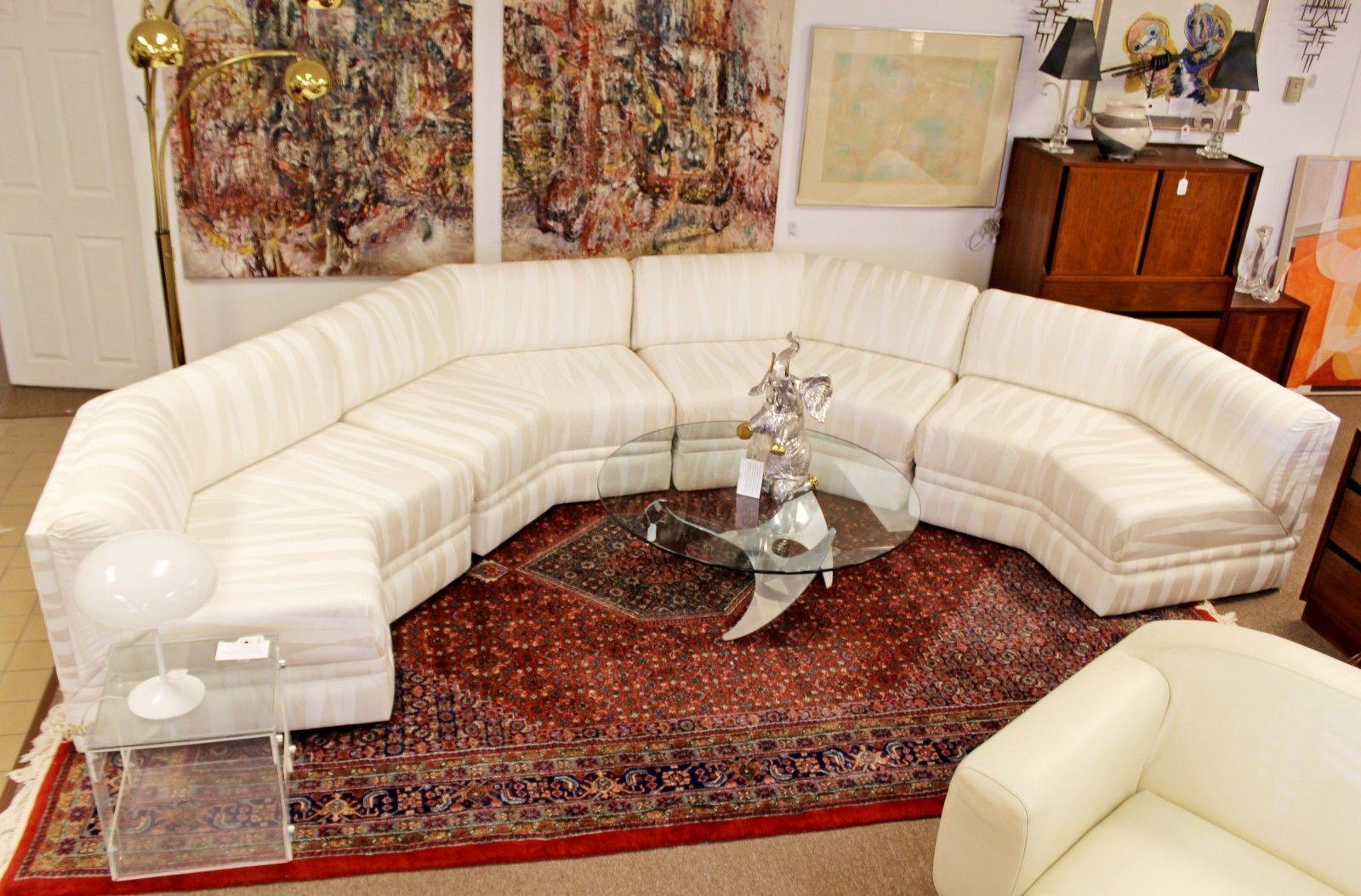 Mid-Century Modern Four-Piece White Octagon Sectional Sofa Baughman, 1970s 3