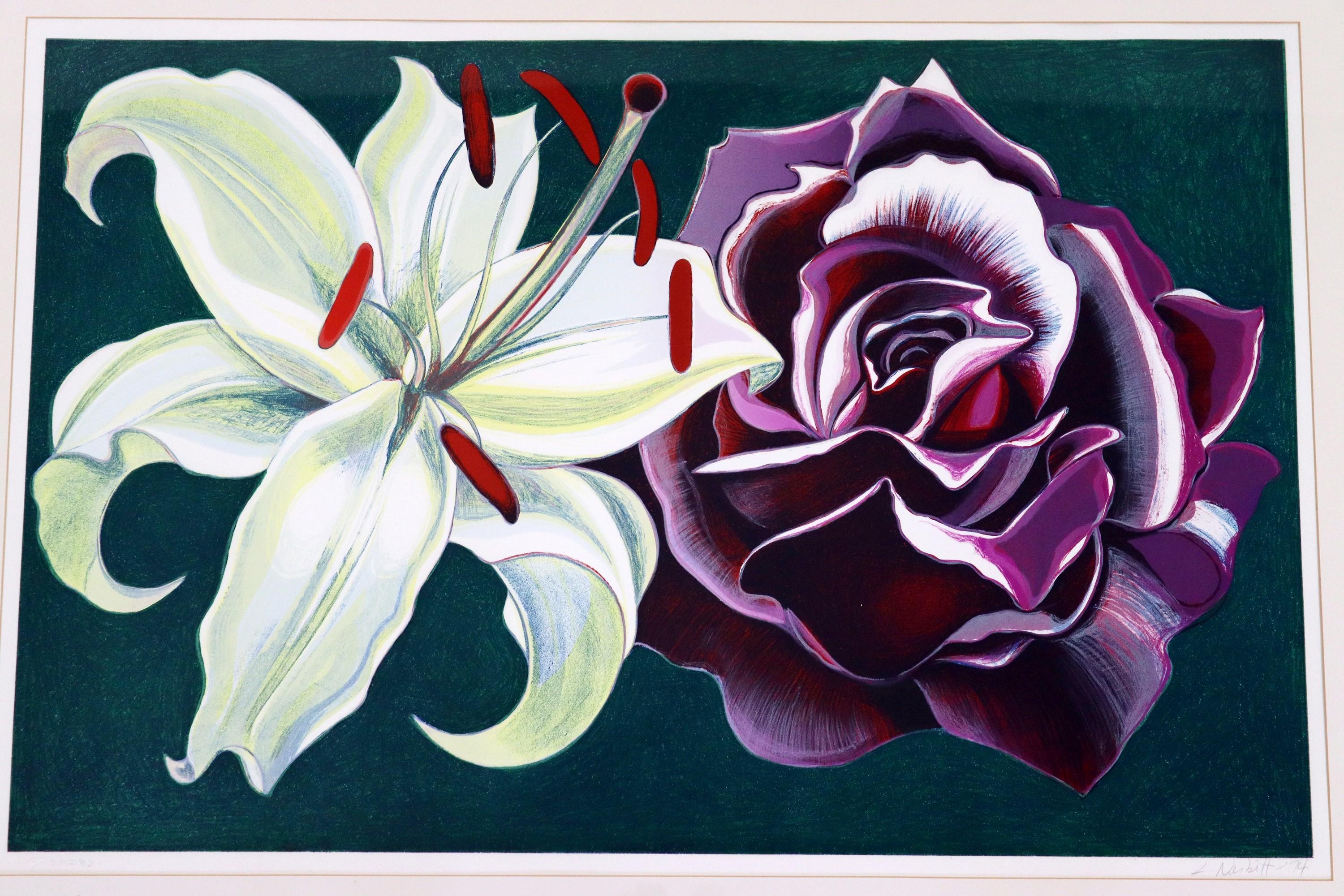 Nous vous proposons une fantastique lithographie encadrée, représentant un lys et une rose, signée par Lowell Nesbitt, vers les années 1970. Vintage, en excellent état. Les dimensions du cadre sont de 39,5 pouces de large sur 28 pouces de haut et