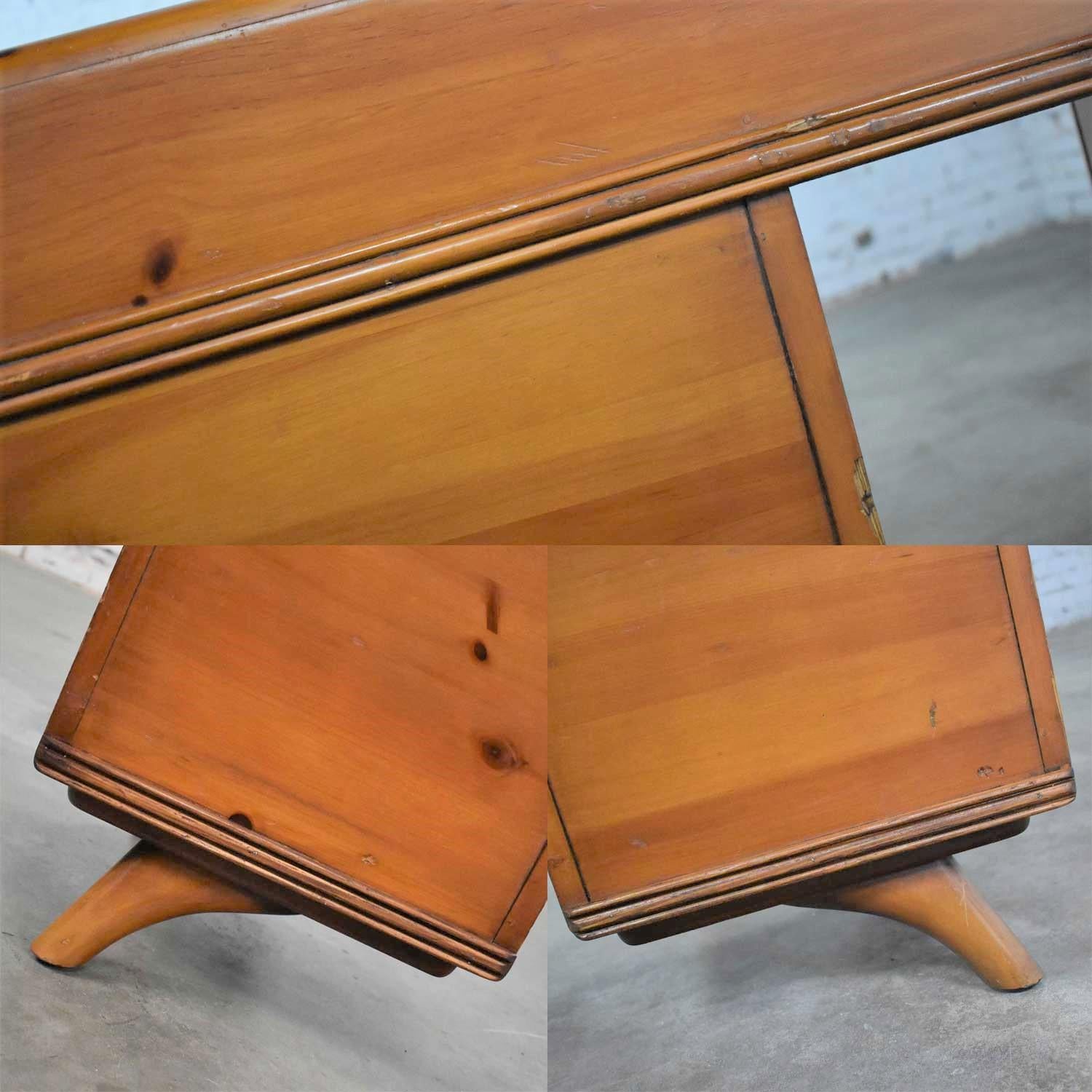 Mid-Century Modern Franklin Shockey Sculpted Pine Double Pedestal Desk or Vanity 3