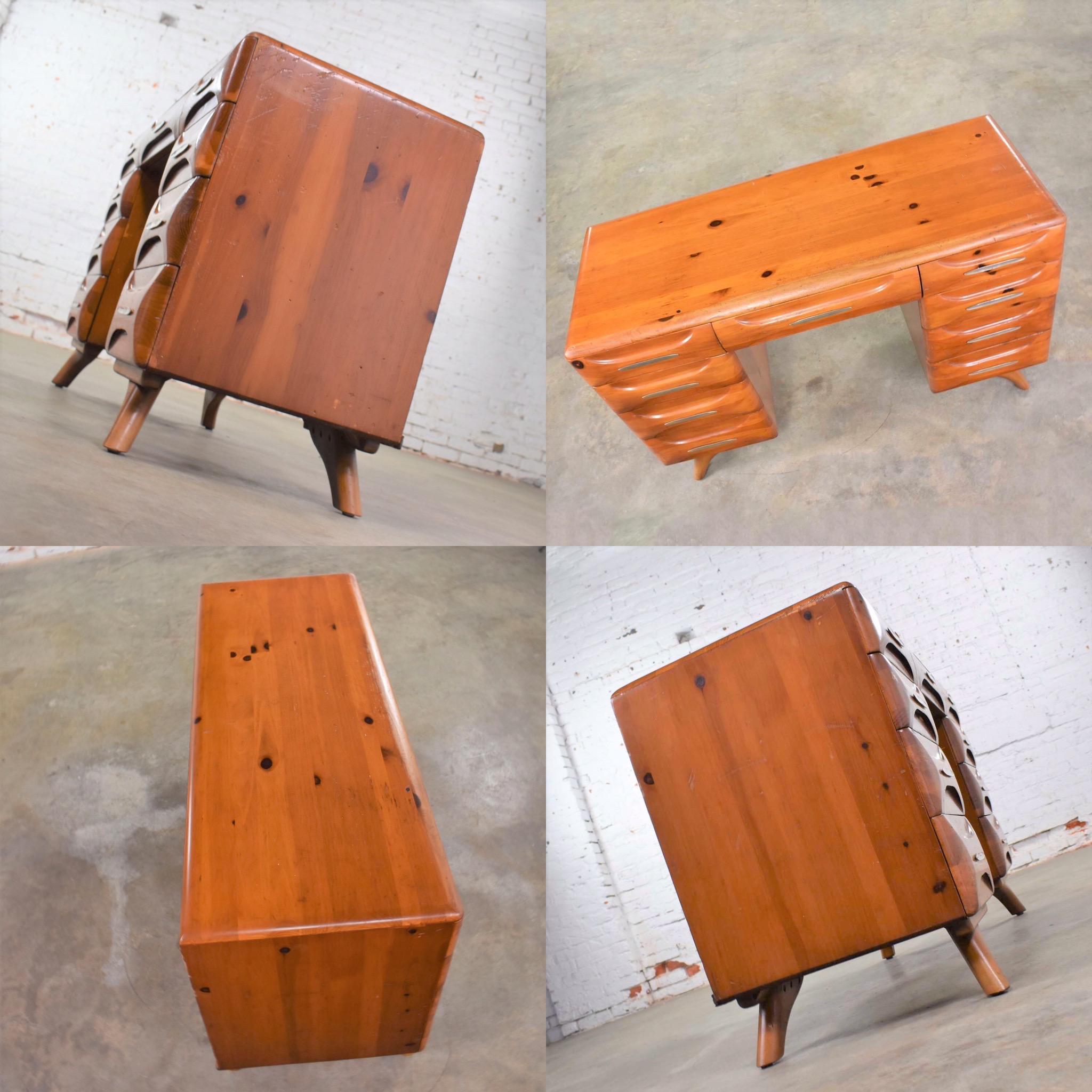 20th Century Mid-Century Modern Franklin Shockey Sculpted Pine Double Pedestal Desk or Vanity