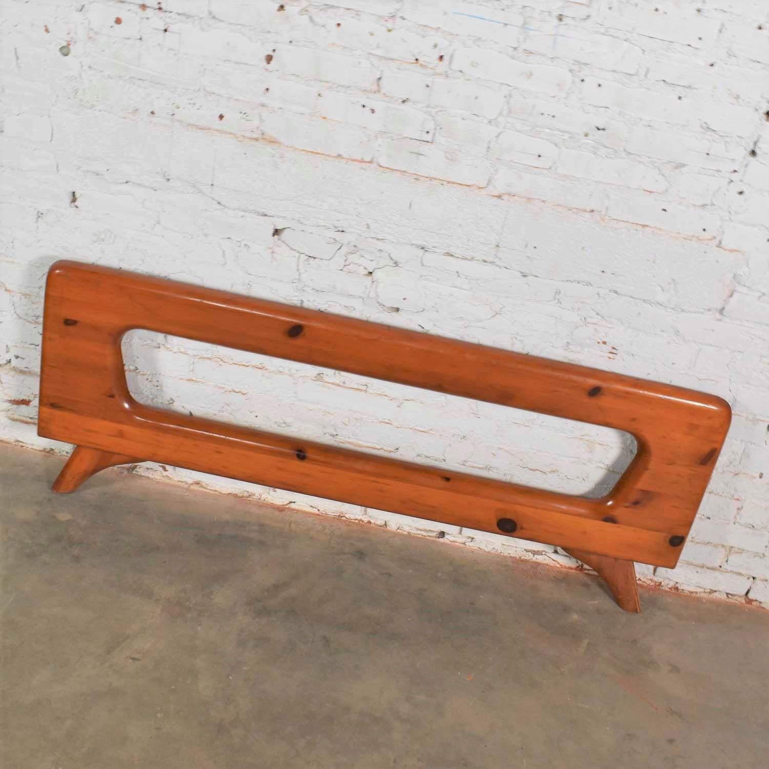 Mid-Century Modern Franklin Shockey Sculpted Pine Full Size Bed 2
