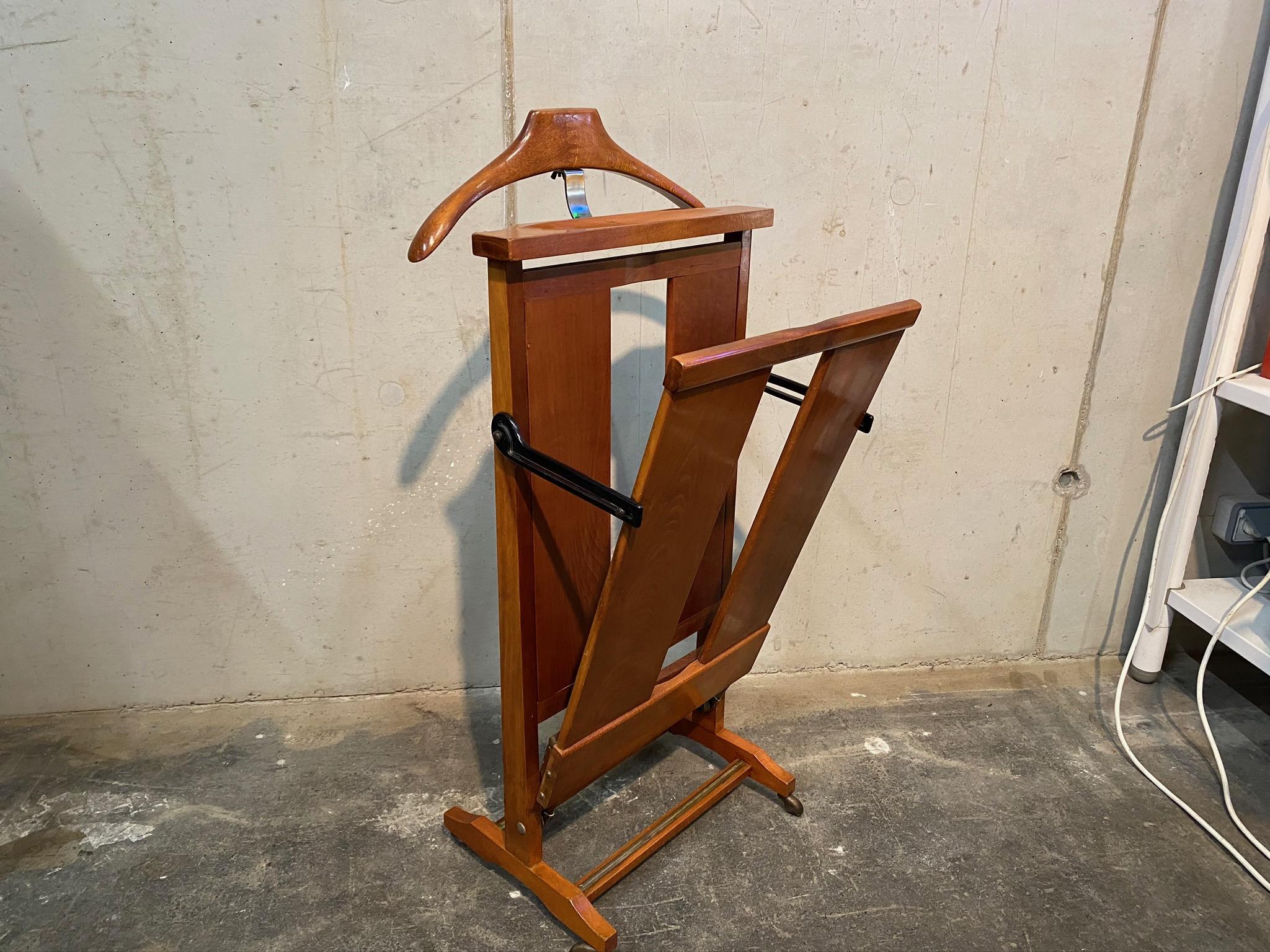 Italian Mid-Century Modern Fratelli Reguitti Clothes Press Valet by Ico Parisi, Italy