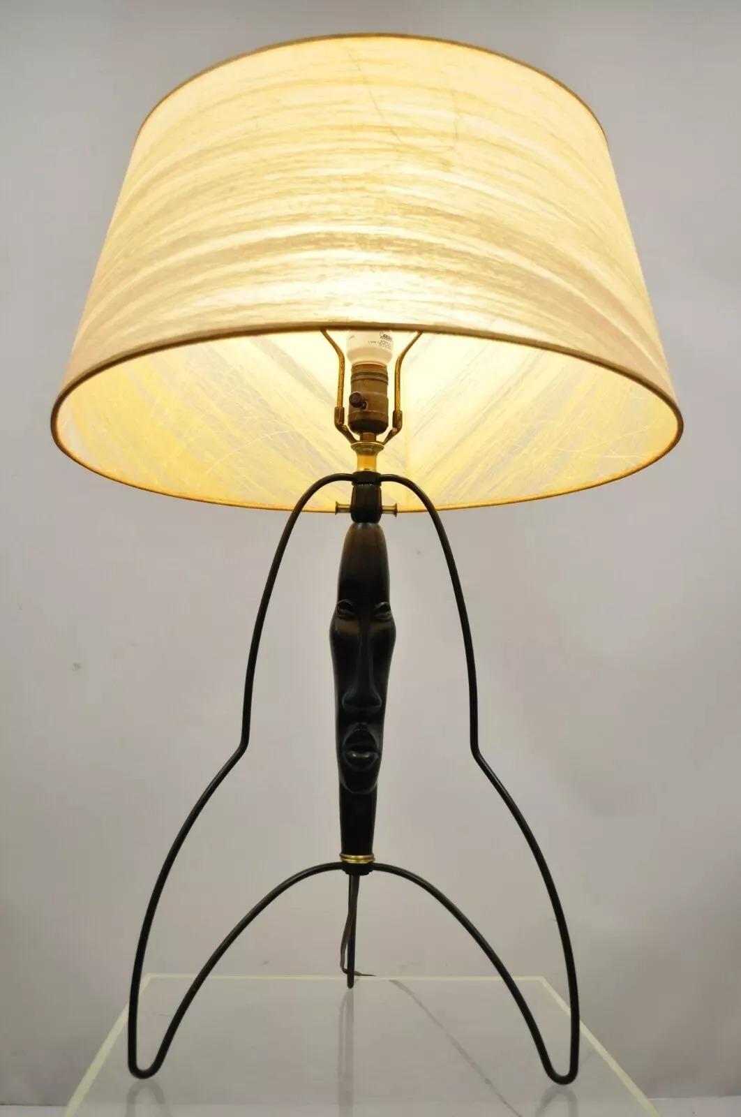 Lámpara de sobremesa de hierro con cabeza de busto de estilo Frederick Weinberg de mediados del siglo XX en Bueno estado para la venta en Philadelphia, PA