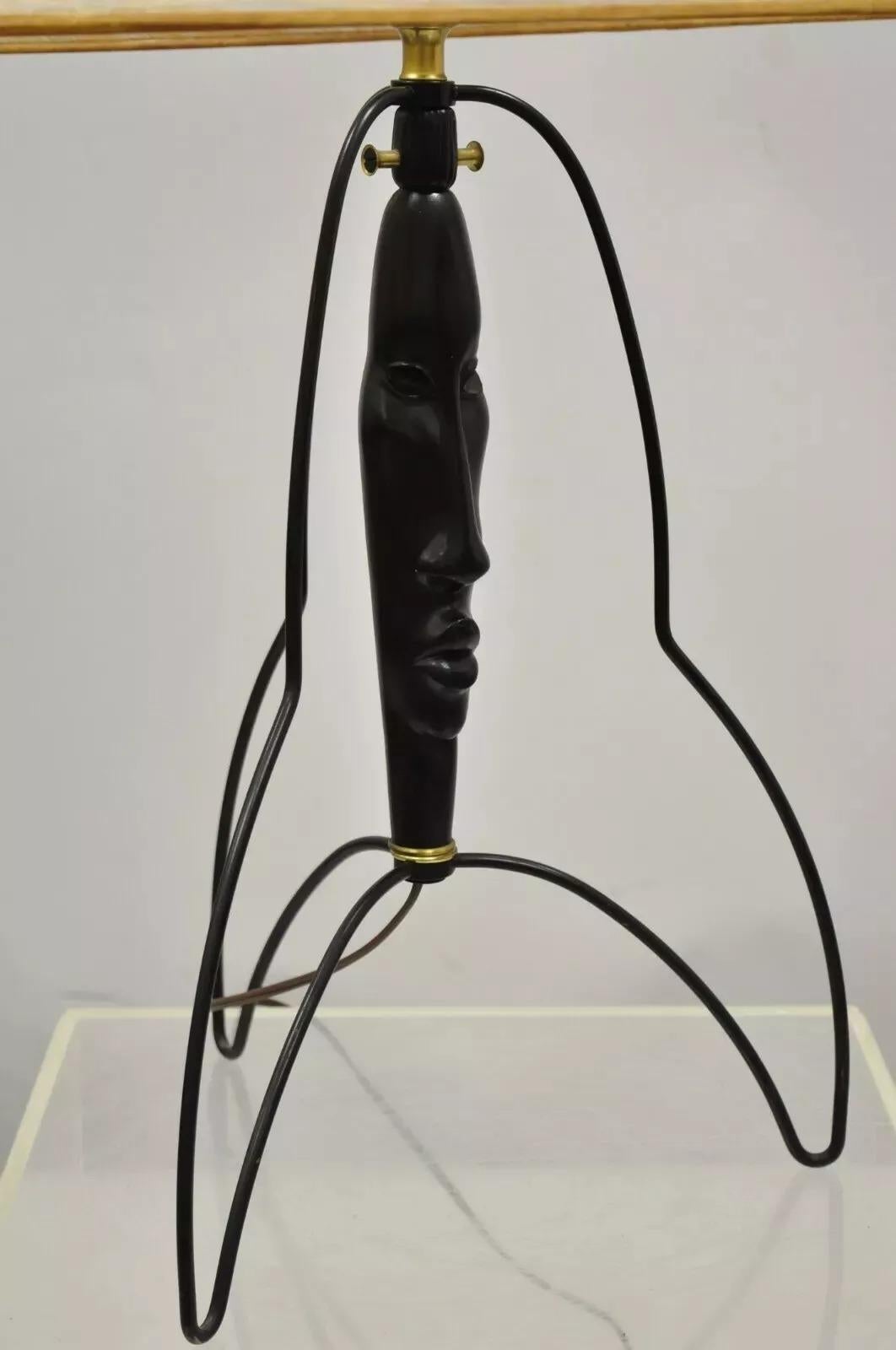 Lámpara de sobremesa de hierro con cabeza de busto de estilo Frederick Weinberg de mediados del siglo XX en venta 1