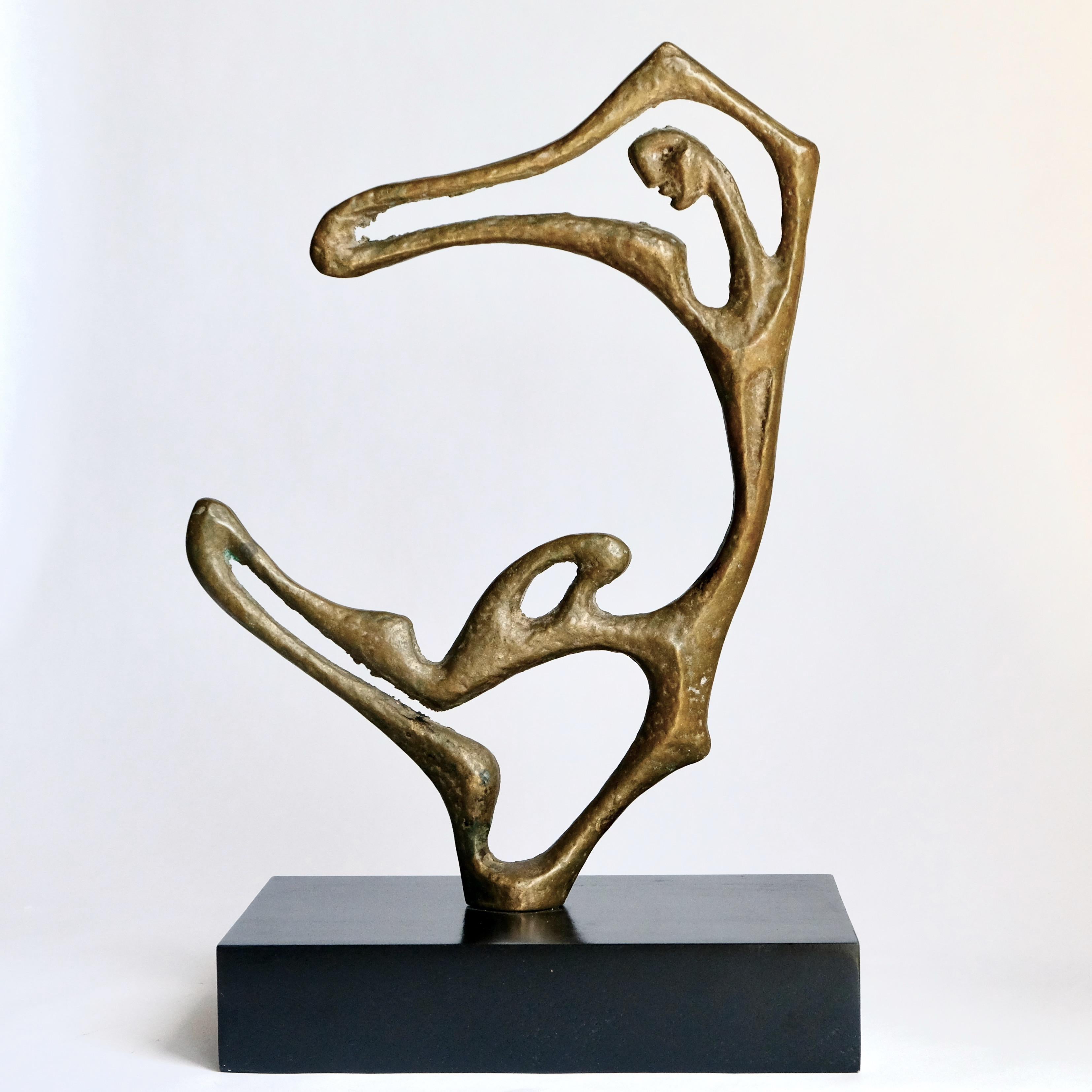 Sculpture en bronze sur socle en bois à la manière de Frederick Weinberg. En bon état général, avec une usure normale de la base. 