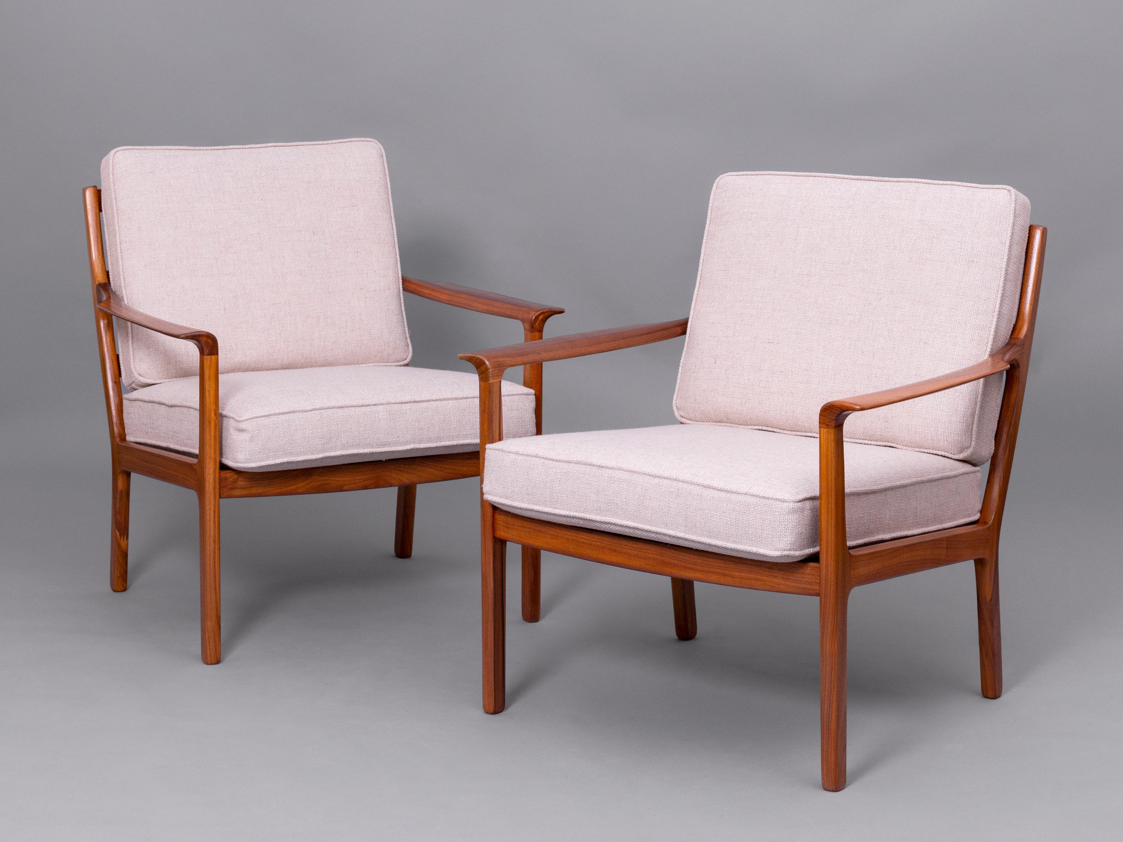 Pair of walnut armchairs, model '935', designed by Fredrik A. Kayser for Vatne Møbler. Norway, 1960s. 

This pair of armchairs has been completely restored and the cushions renewed. 
The simple structure has been designed respecting typical Mid