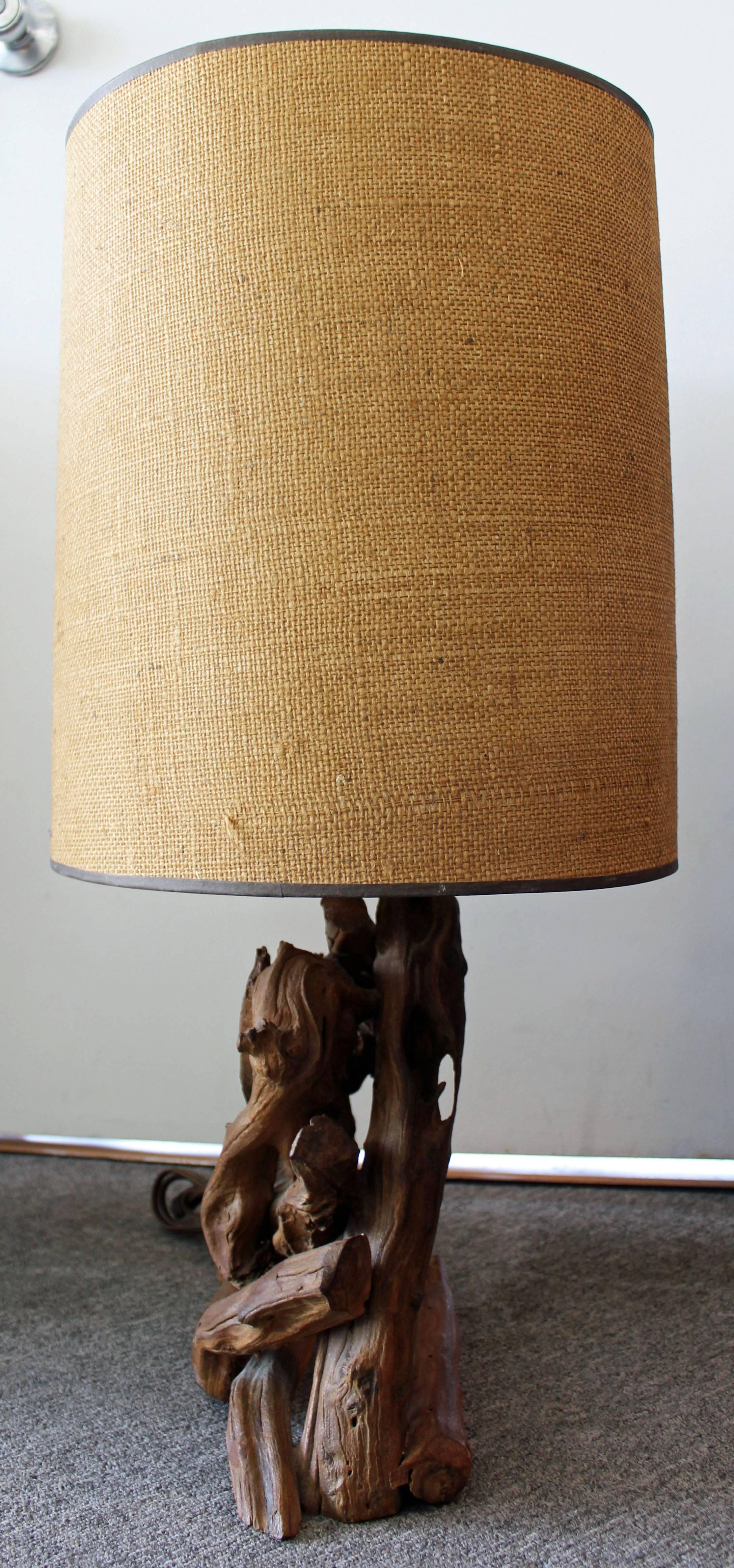 This Mid-Century Modern lamp is very unique, made of driftwood. It is in good, working condition. Lamp shade not included.

Dimensions:
12.5