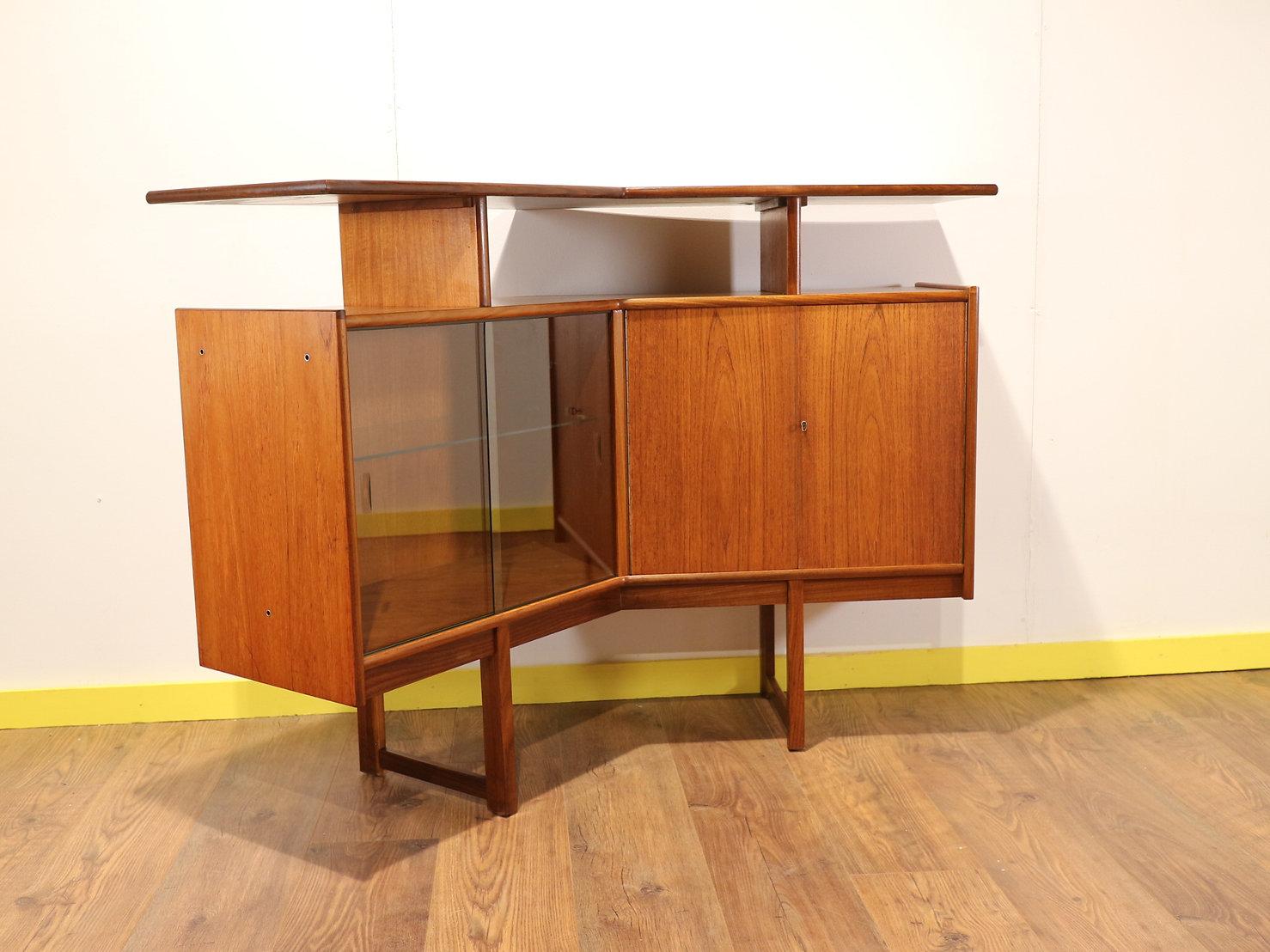 Teak Mid-Century Modern Free Standing Bar Drinks Cabinet by Turnidge of London