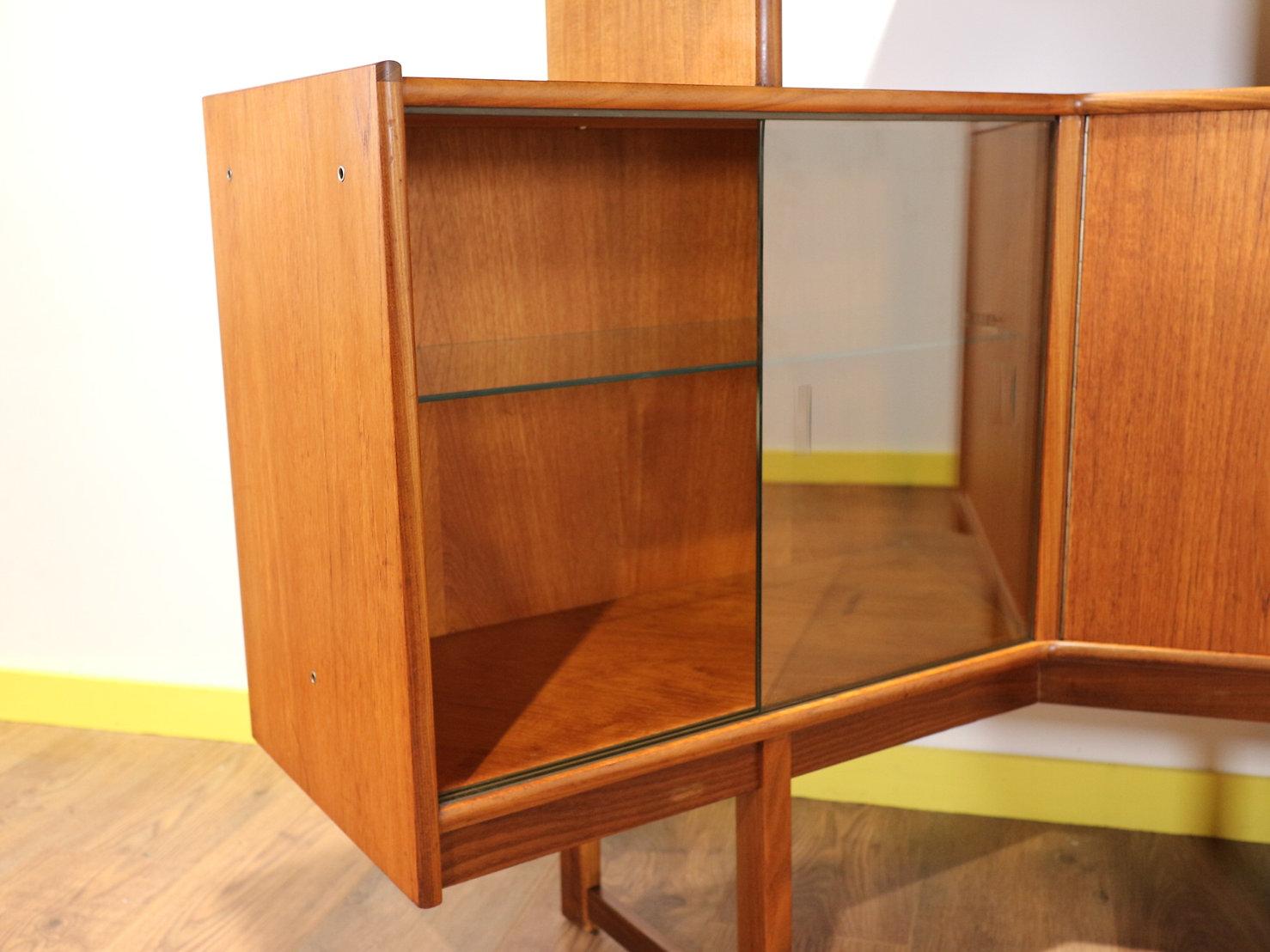 Mid-Century Modern Free Standing Bar Drinks Cabinet by Turnidge of London 1