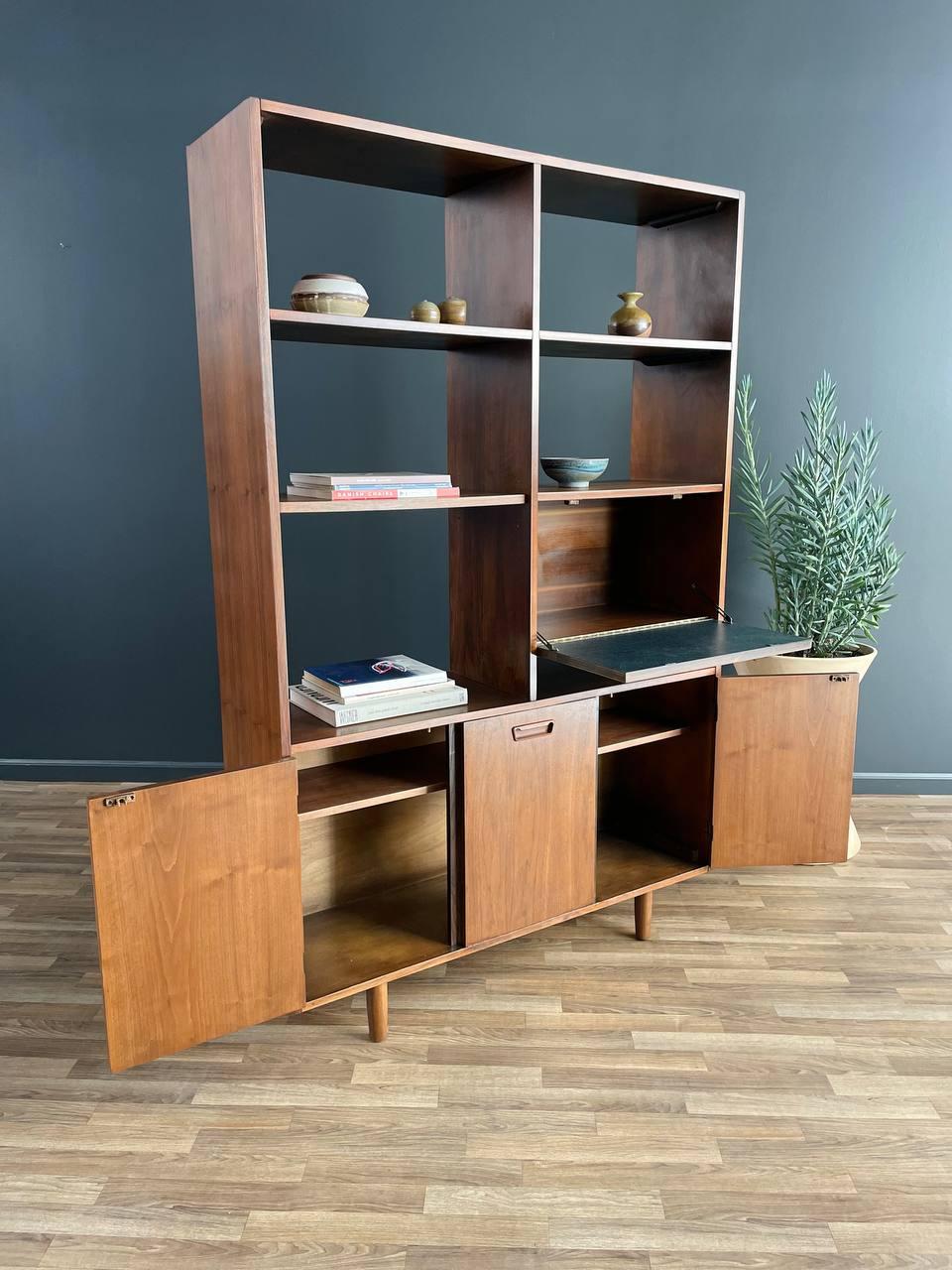American Mid-Century Modern Free-Standing Walnut Bookshelf