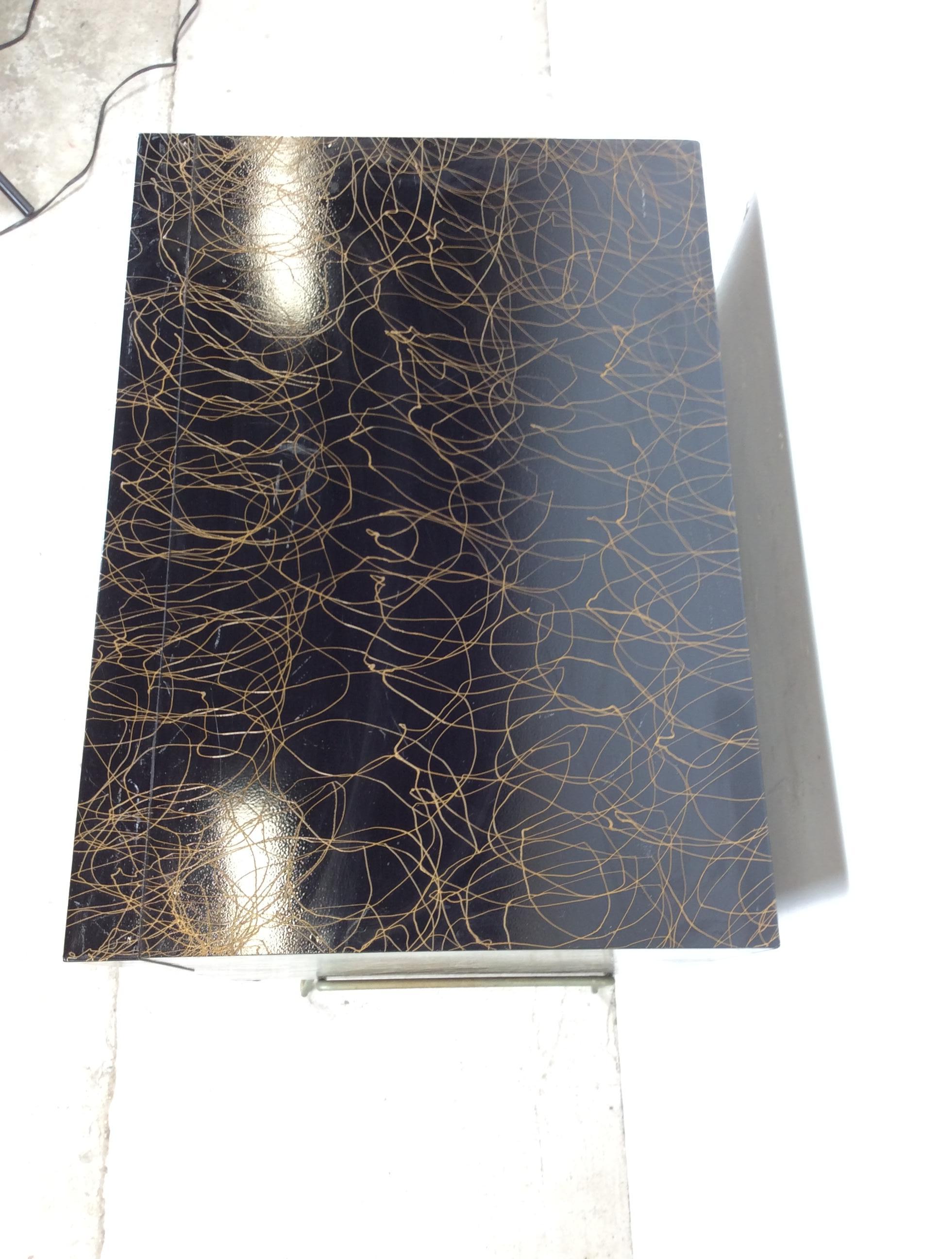 Máquina expendedora de periódicos independiente de mediados del siglo XX sobre patas de horquilla Moderno de mediados de siglo en venta