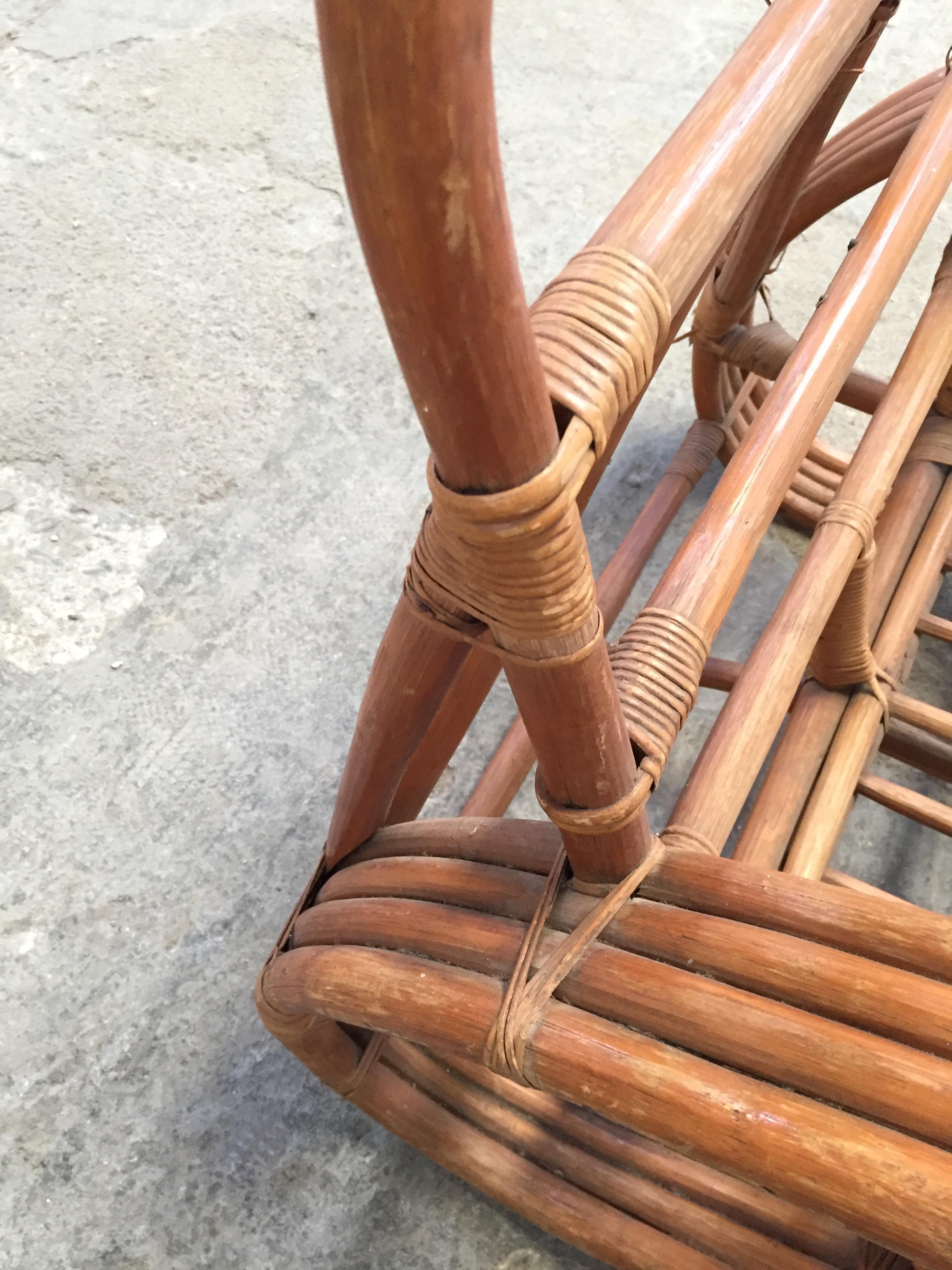 Mid-Century Modern French 3/4 Round Pretzel Arms Bamboo Lounge Chair, 1970s For Sale 7