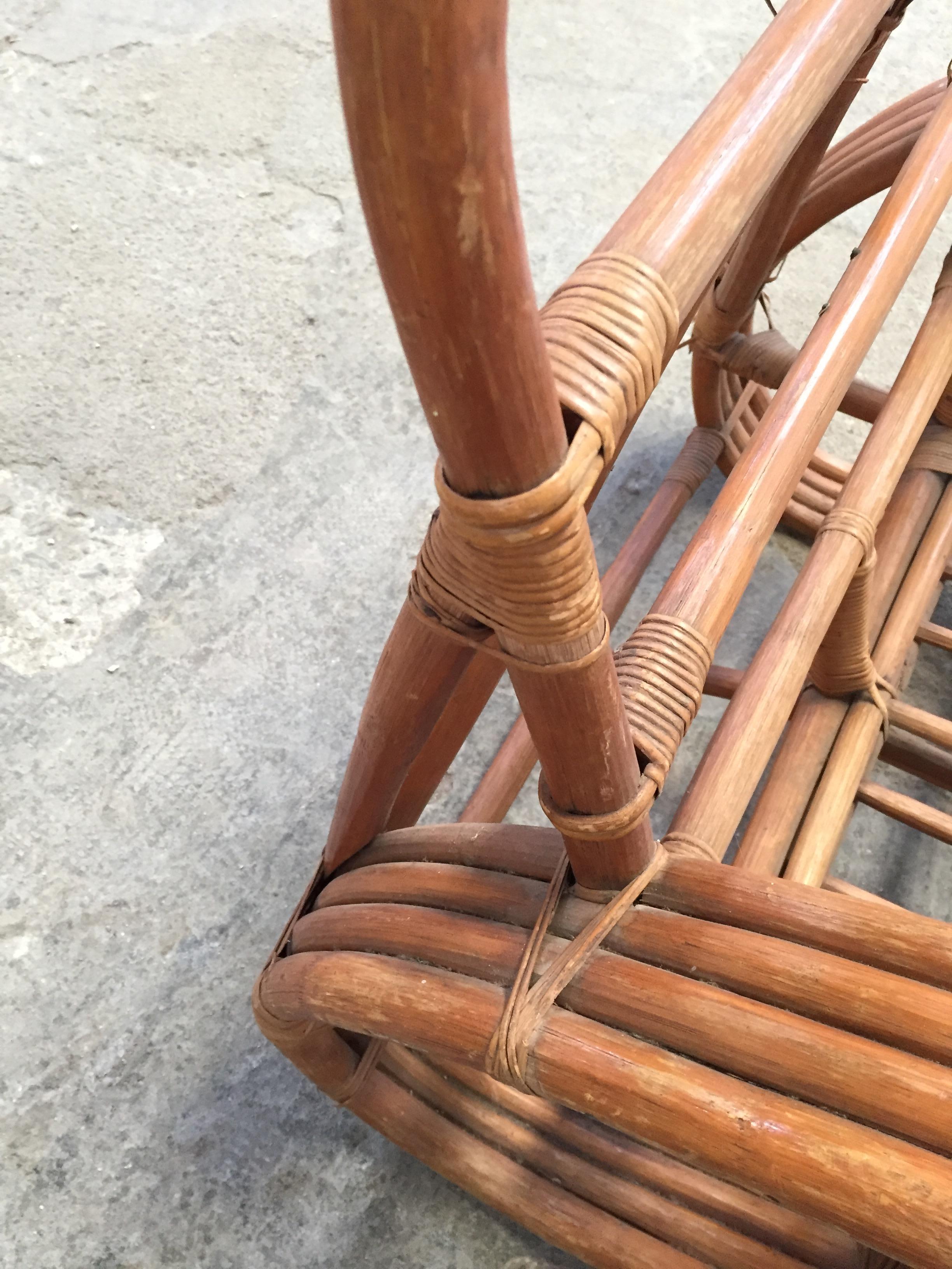 Mid-Century Modern French 3/4 Round Pretzel Arms Bamboo Lounge Chair, 1970s For Sale 4