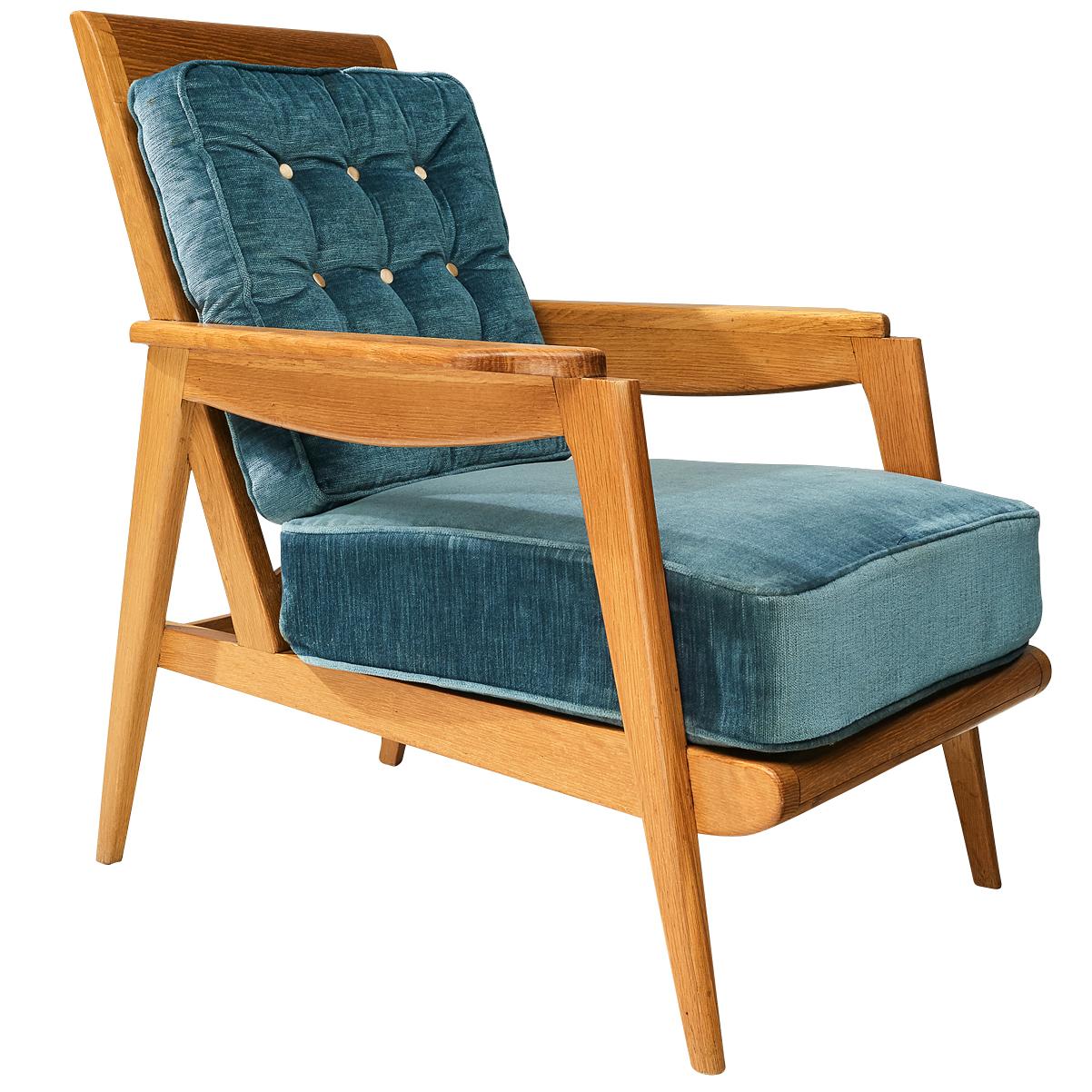 Fauteuil français moderne du milieu du siècle en Oak Oak et velours bleu