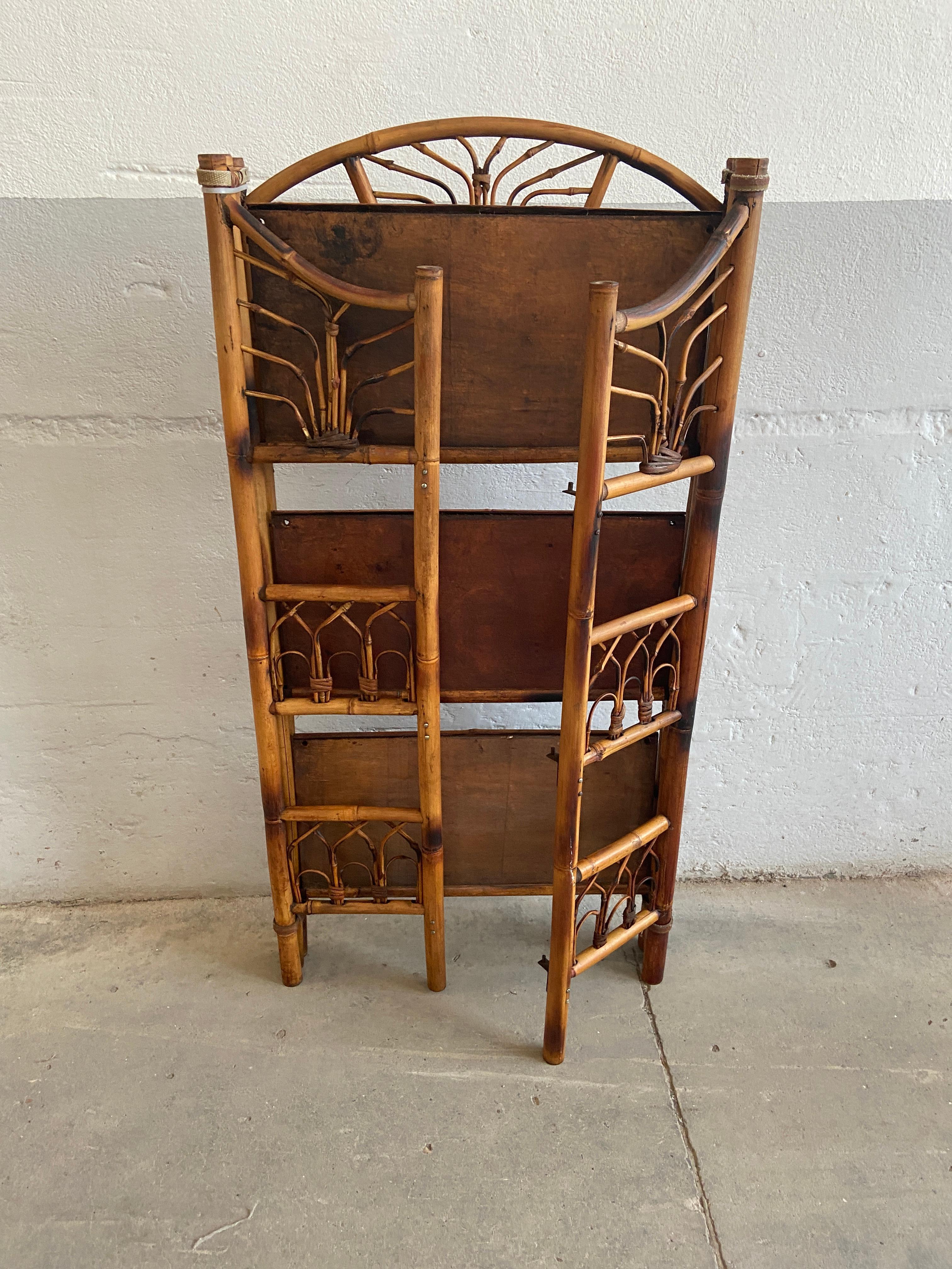 Mid-Century Modern French Bamboo and Rattan Folding Étagère, 1960s For Sale 1