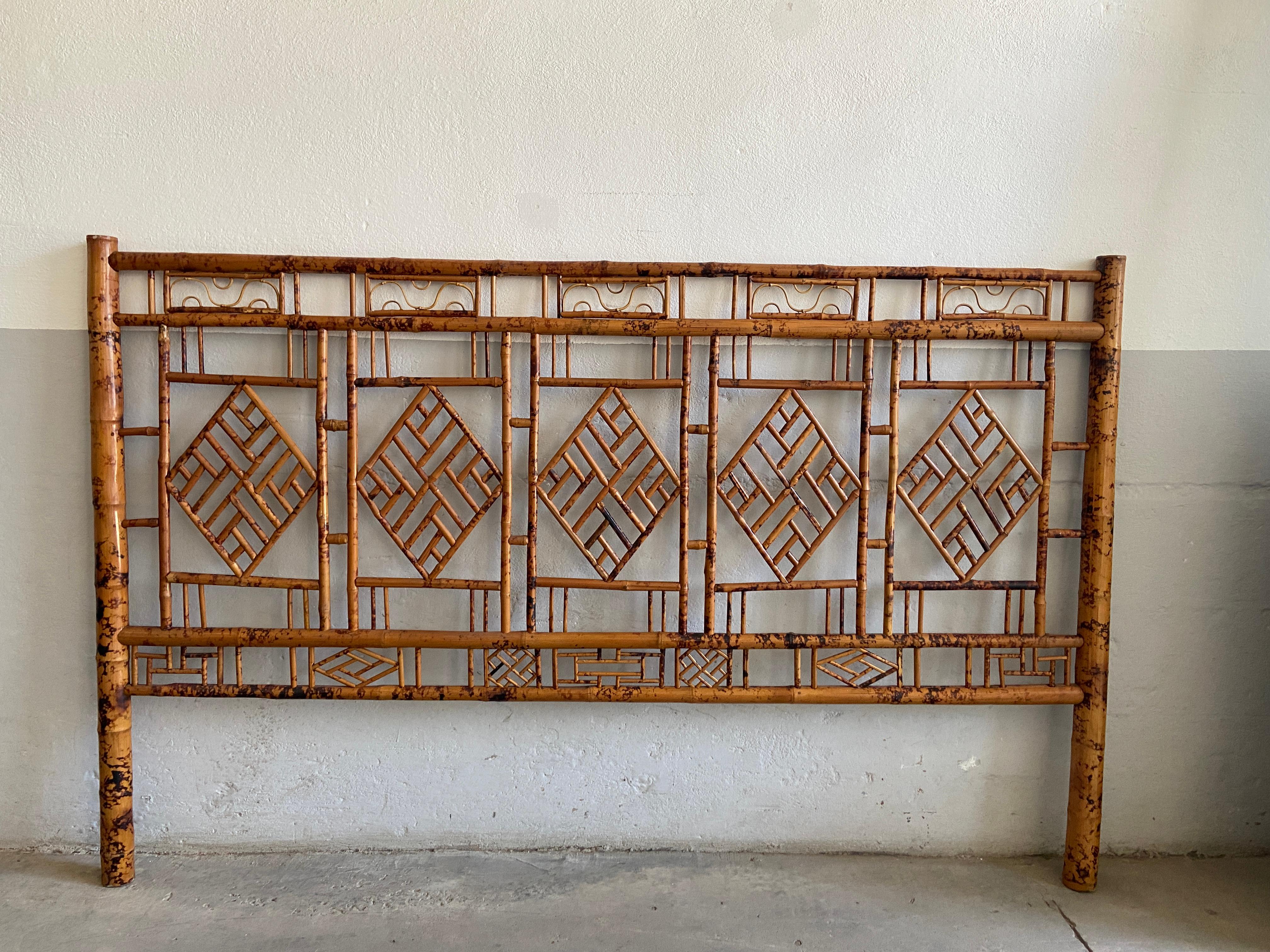 Mid-Century Modern French speckled bamboo headboard with geometrical decorations. 1960s.