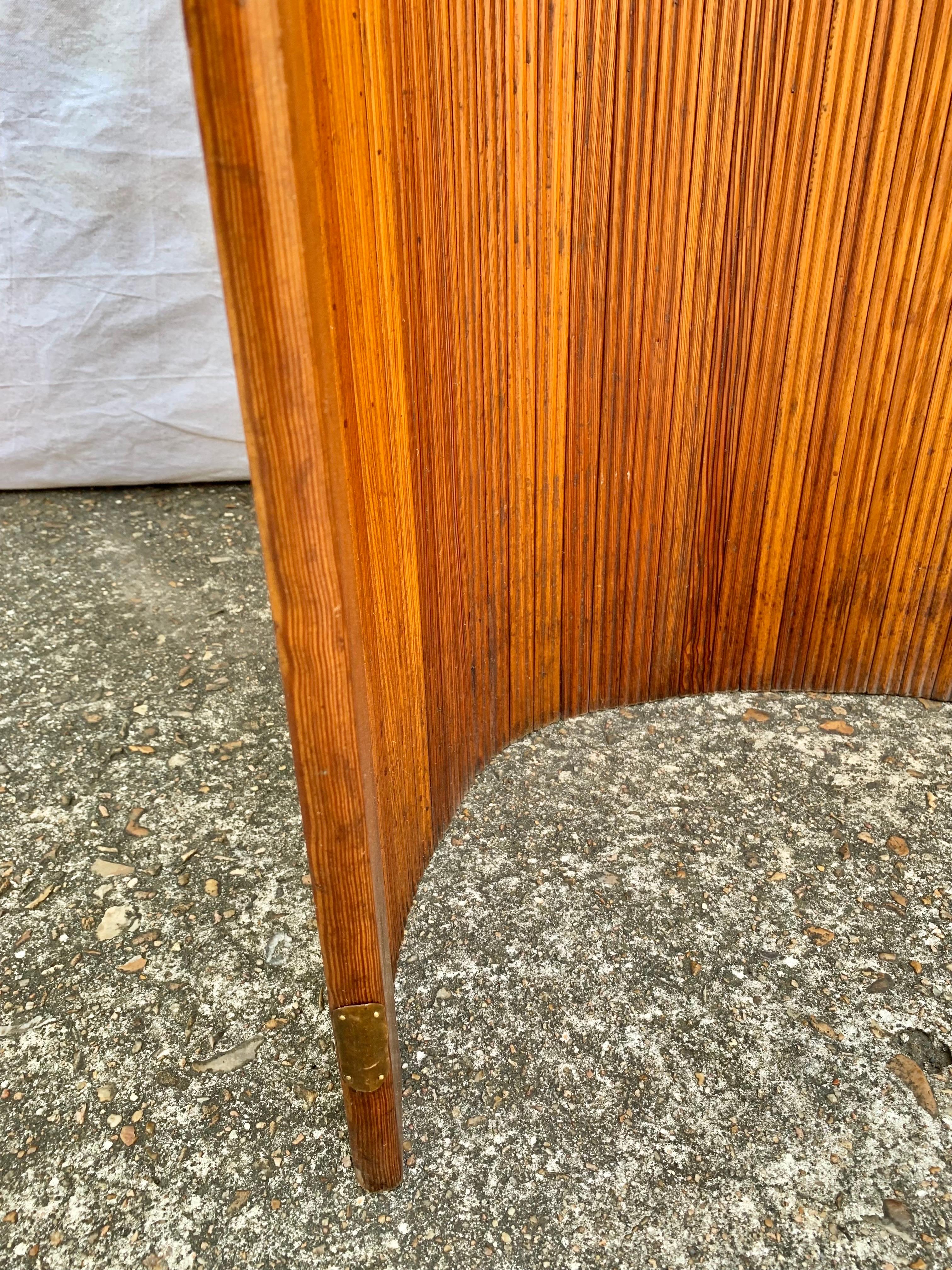 Mid Century French Baumann Paravent Paris Pine Folding Screen Room Divider In Good Condition For Sale In Burton, TX