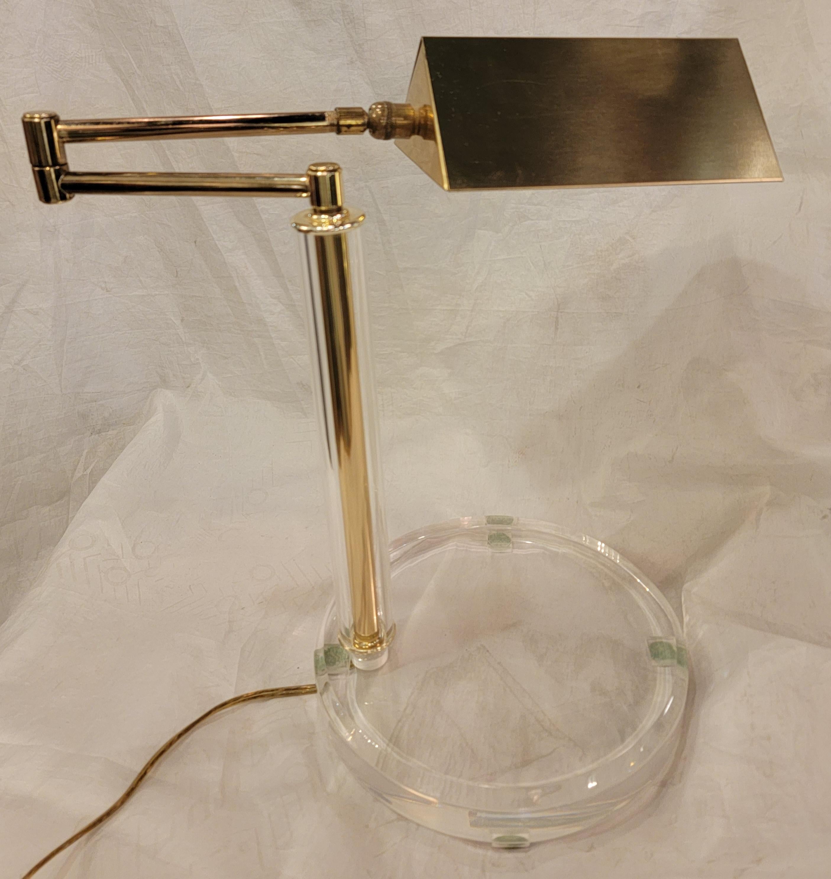 Late 20th Century Mid Century Modern Walter Von Nessen French Brass and Lucite Table Lamp For Sale