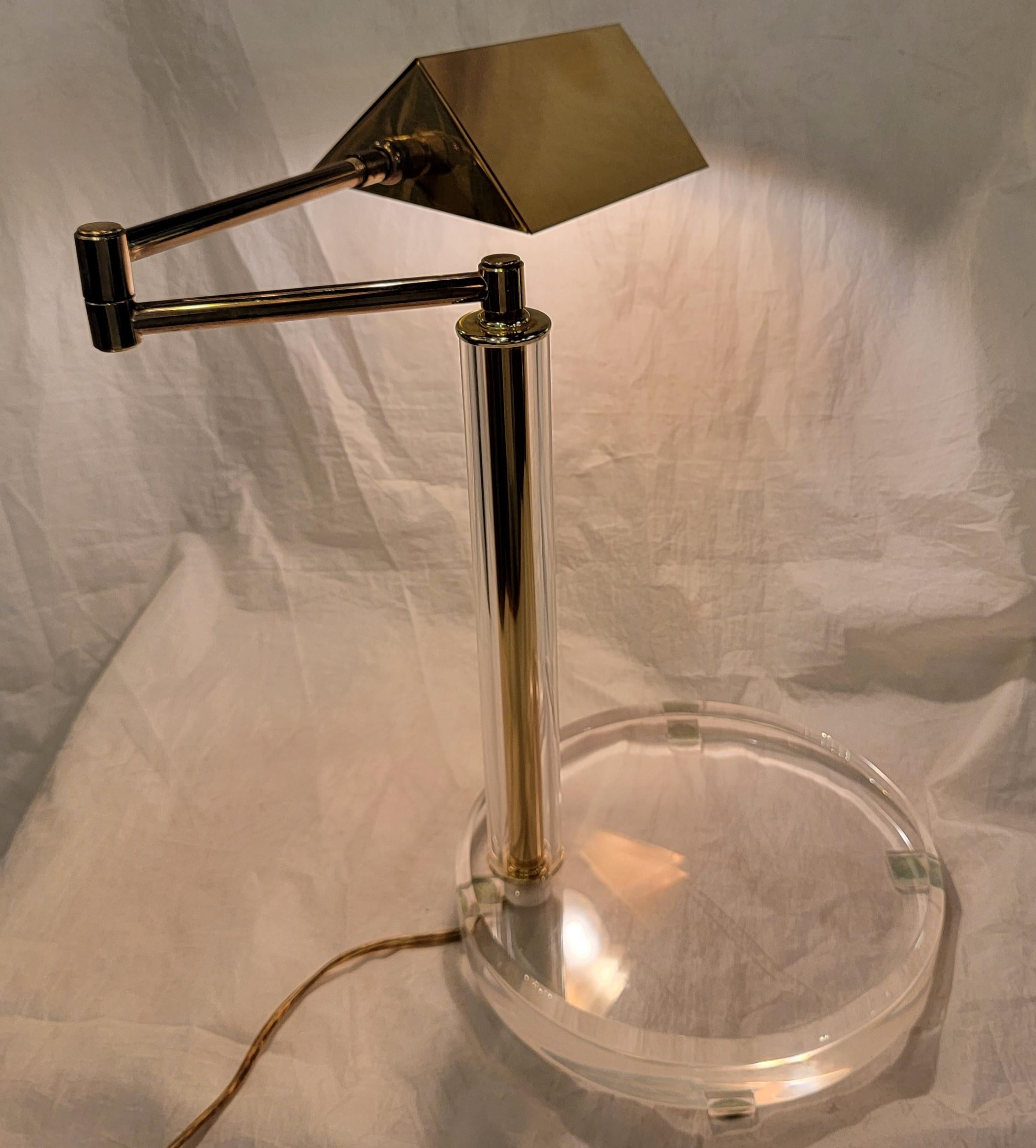 Mid Century Modern Walter Von Nessen French Brass and Lucite Table Lamp For Sale 1