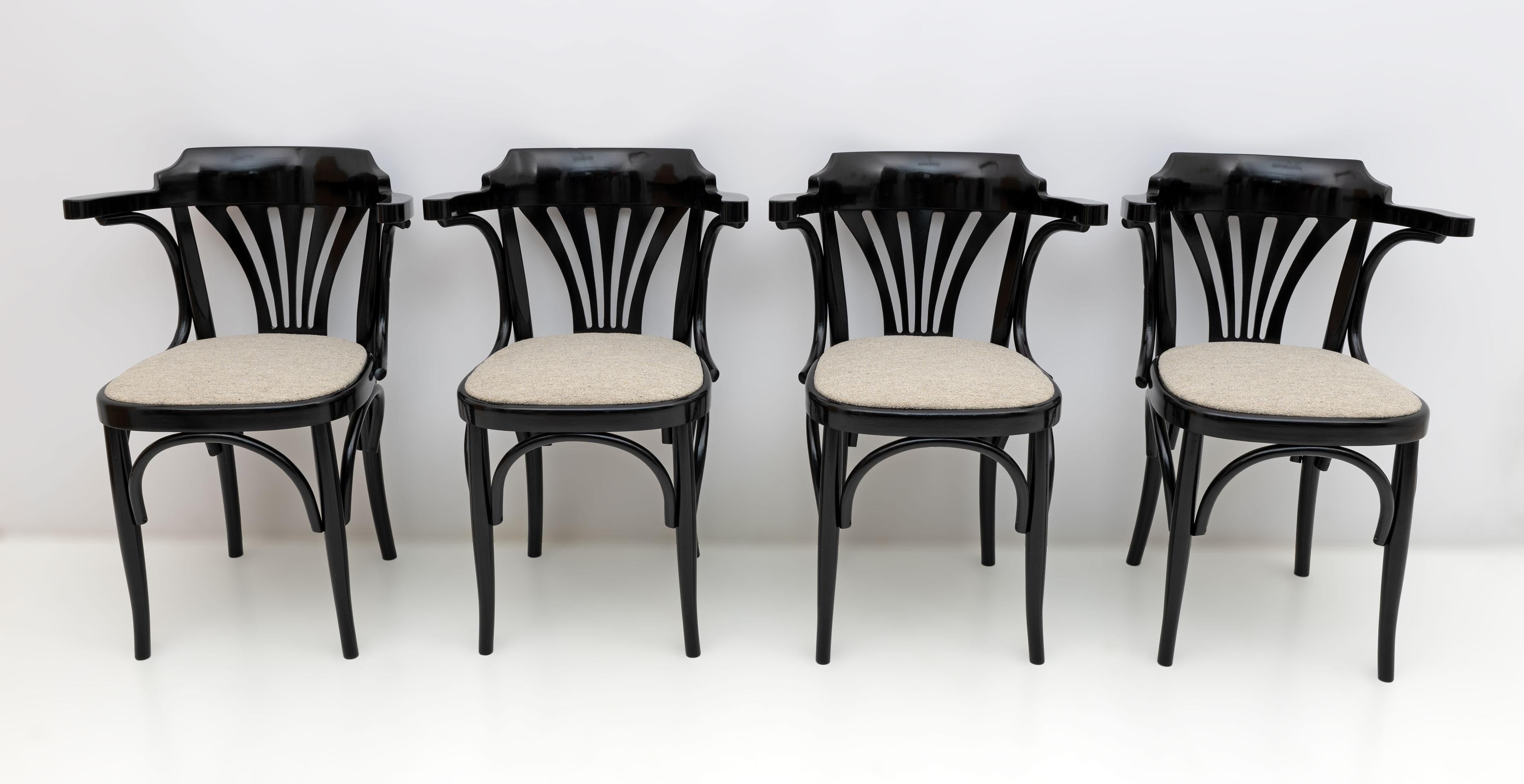 Mid-Century Modern French Ebonized Beech Bistro Chairs, 1970s, Set of 4 In Good Condition For Sale In Puglia, Puglia