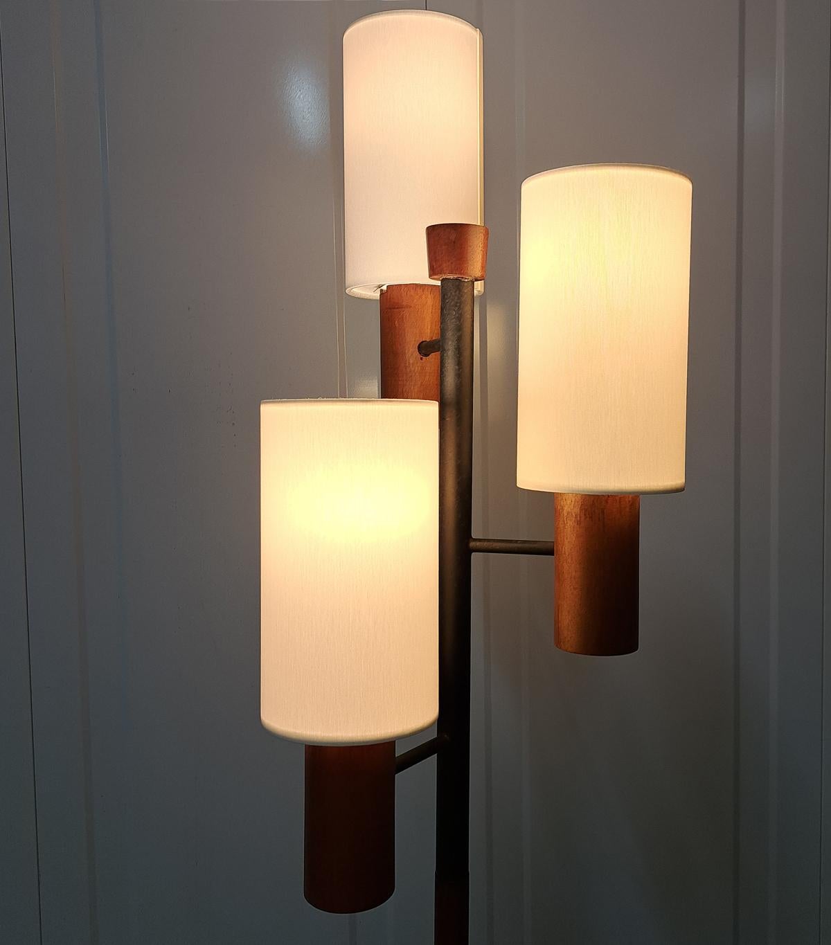 Mid-Century Modern French Floor Lamp, 1970s For Sale 1
