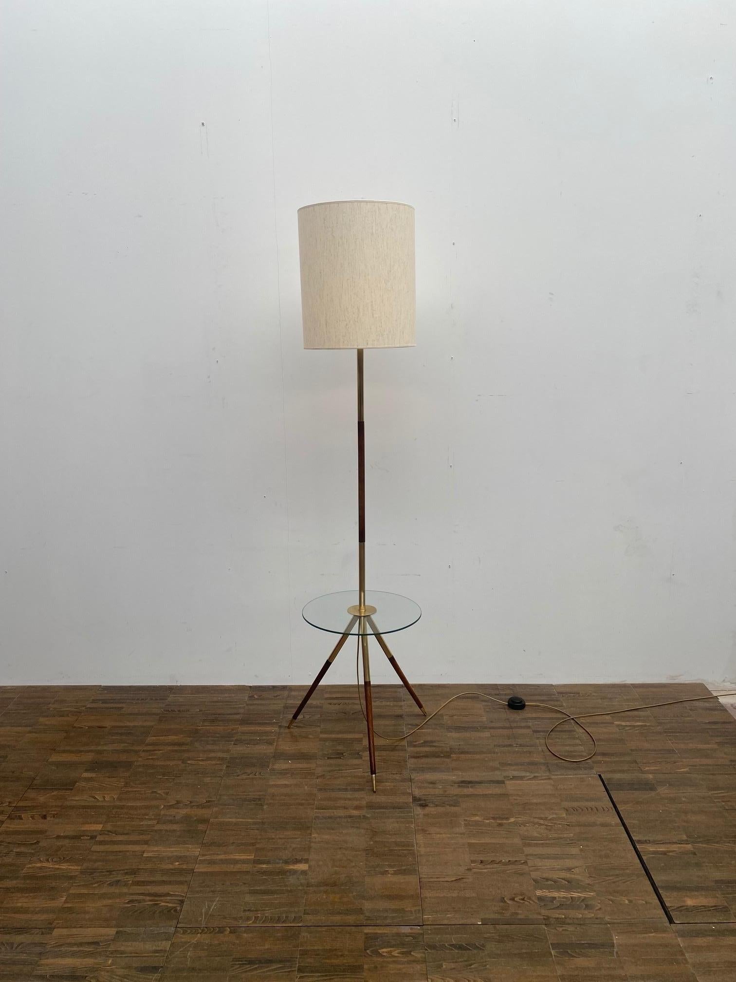 Mid-Century Modern French floorlamp, wood & brass and glass

New lampshade.

 Dimensions :
 -175cm with lampshade
 -145cm without.