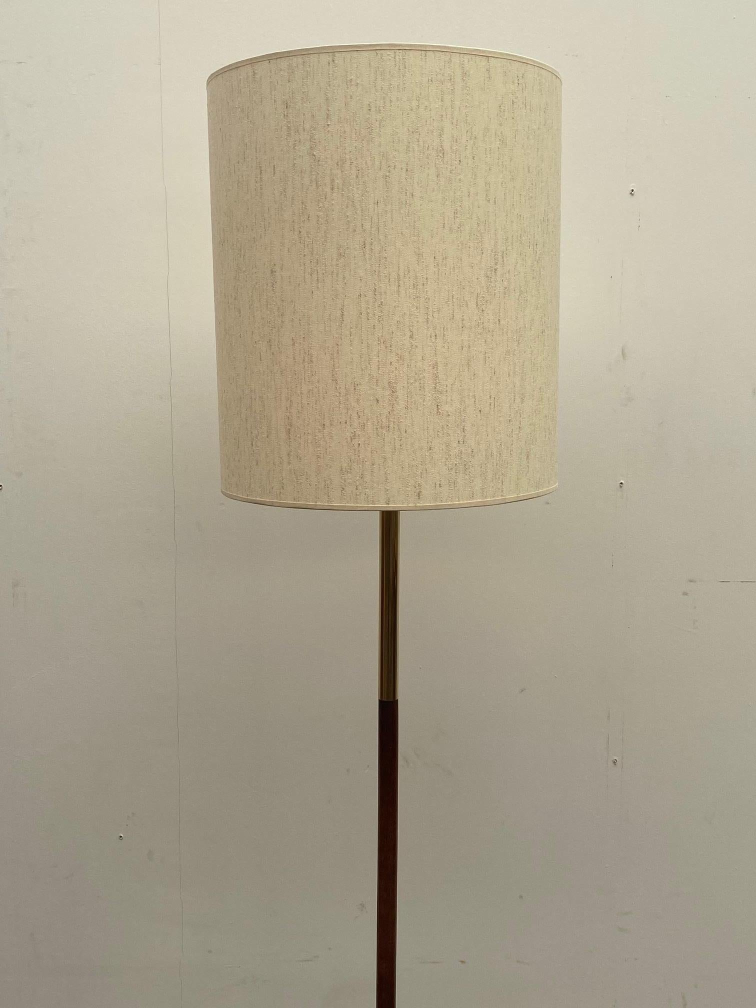 Mid-Century Modern French Floorlamp, Wood & Brass and Glass For Sale 1