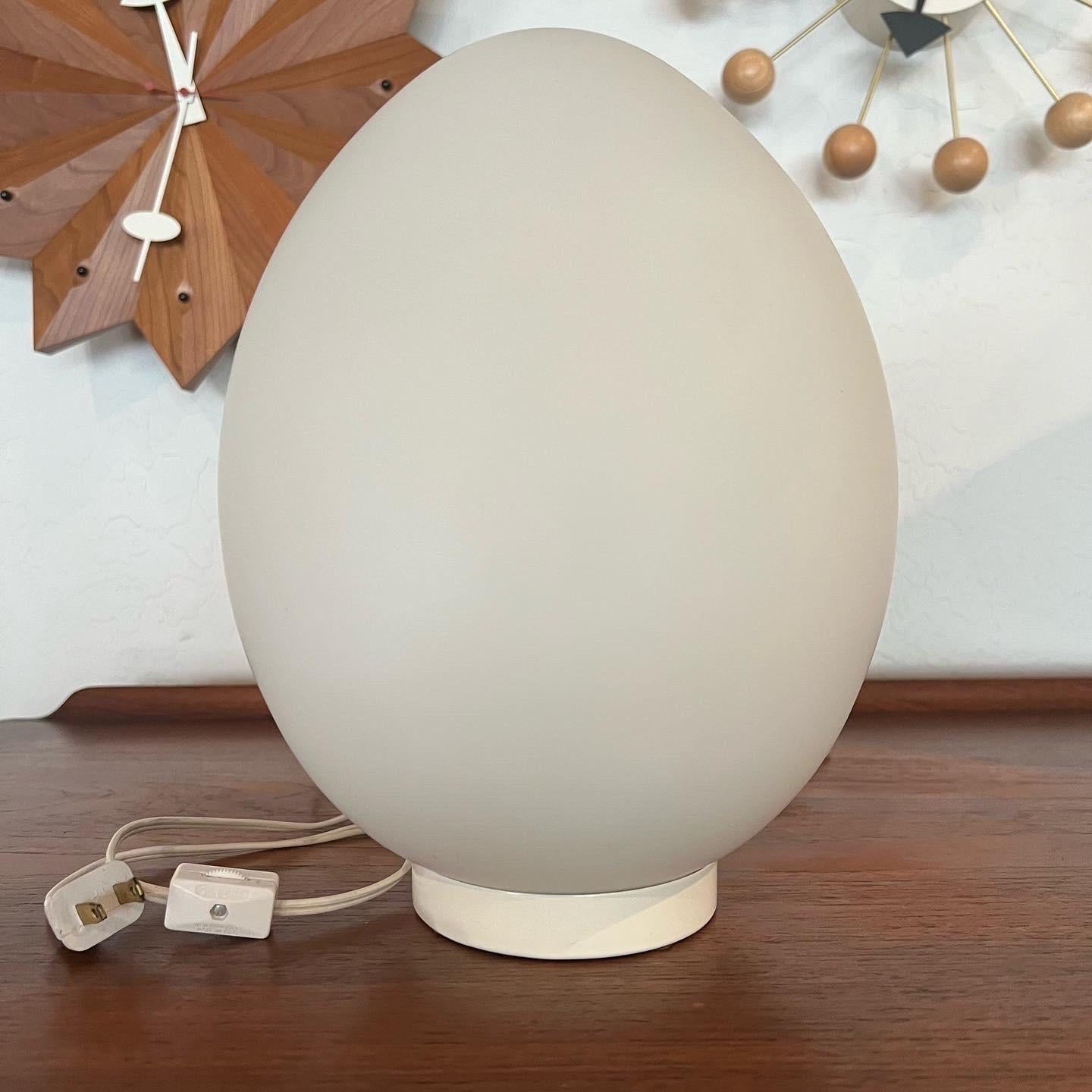 CVV Verrerie de Vianne handblown frosted glass egg lamp. Made in France, 1960s-1970s. 11” tall x 8” wide. In excellent condition. Colored bulbs would look great in this.