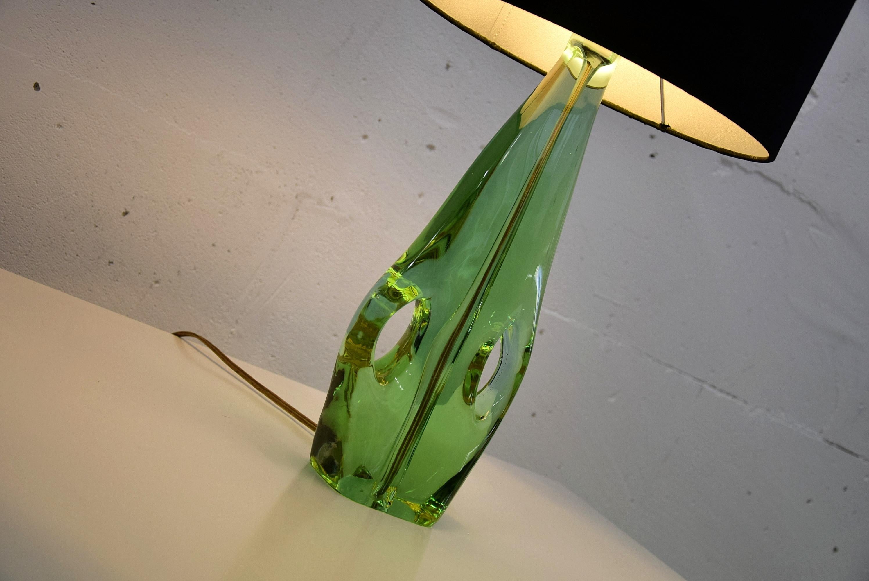 Blown glass mid century modern french table lamp.
Beautiful sophisticated 1950s french blown glass table lamp in great condition.
We had a new shade made in a dark racing green crepe material which fits the gorgeous base perfectly.

Lamp is marked