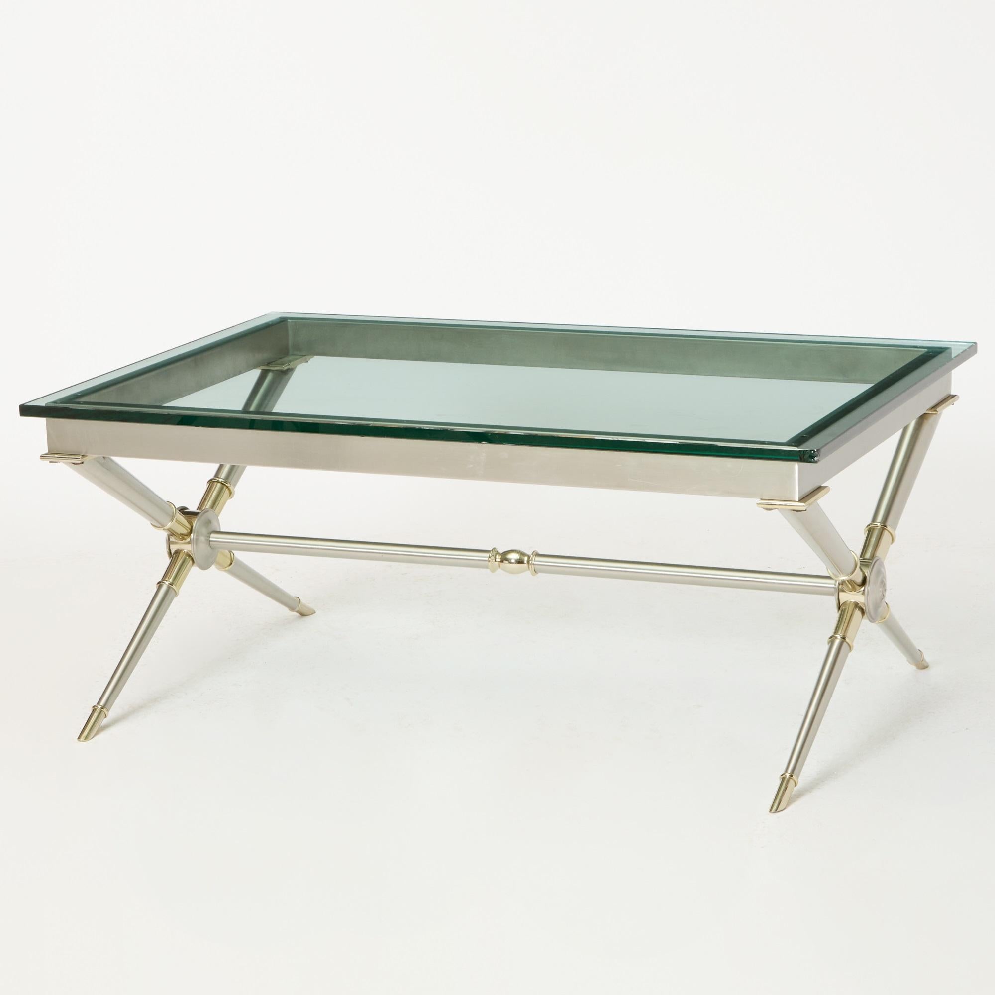 Moderner französischer Maison Baguès Tisch mit Glasplatte aus Stahl und vergoldetem Bronze, Mitte des Jahrhunderts (Abgeschrägt) im Angebot
