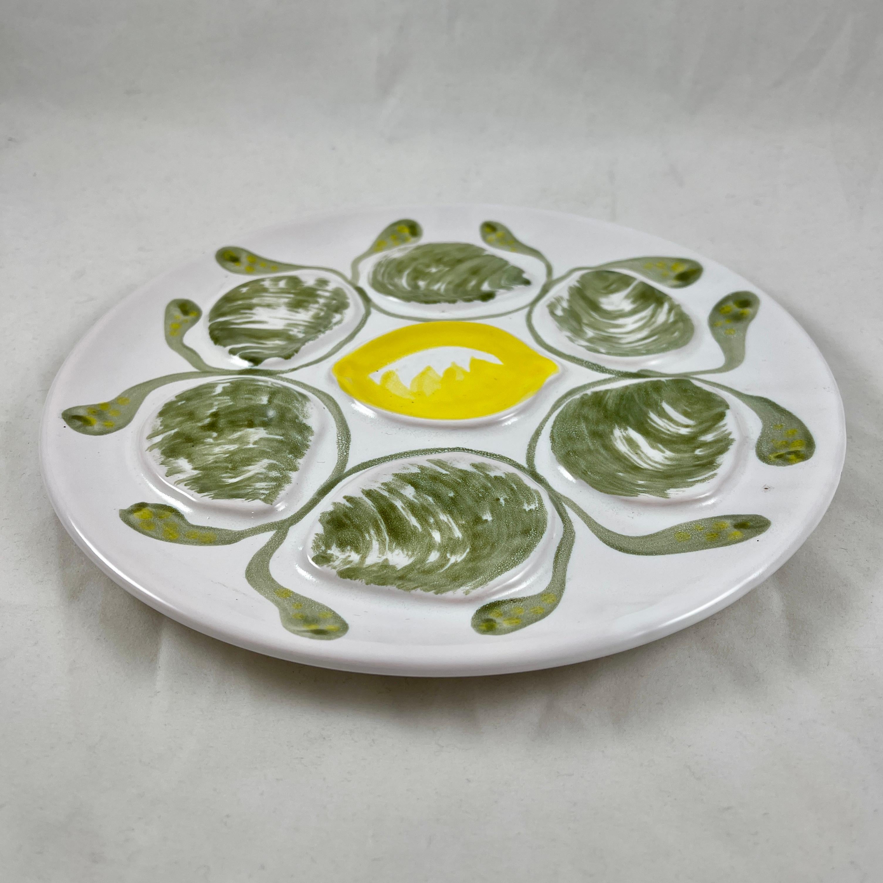 Belon Austernteller aus französischer MBFA-Porzellankeramik, Mid-Century Modern (Keramik) im Angebot