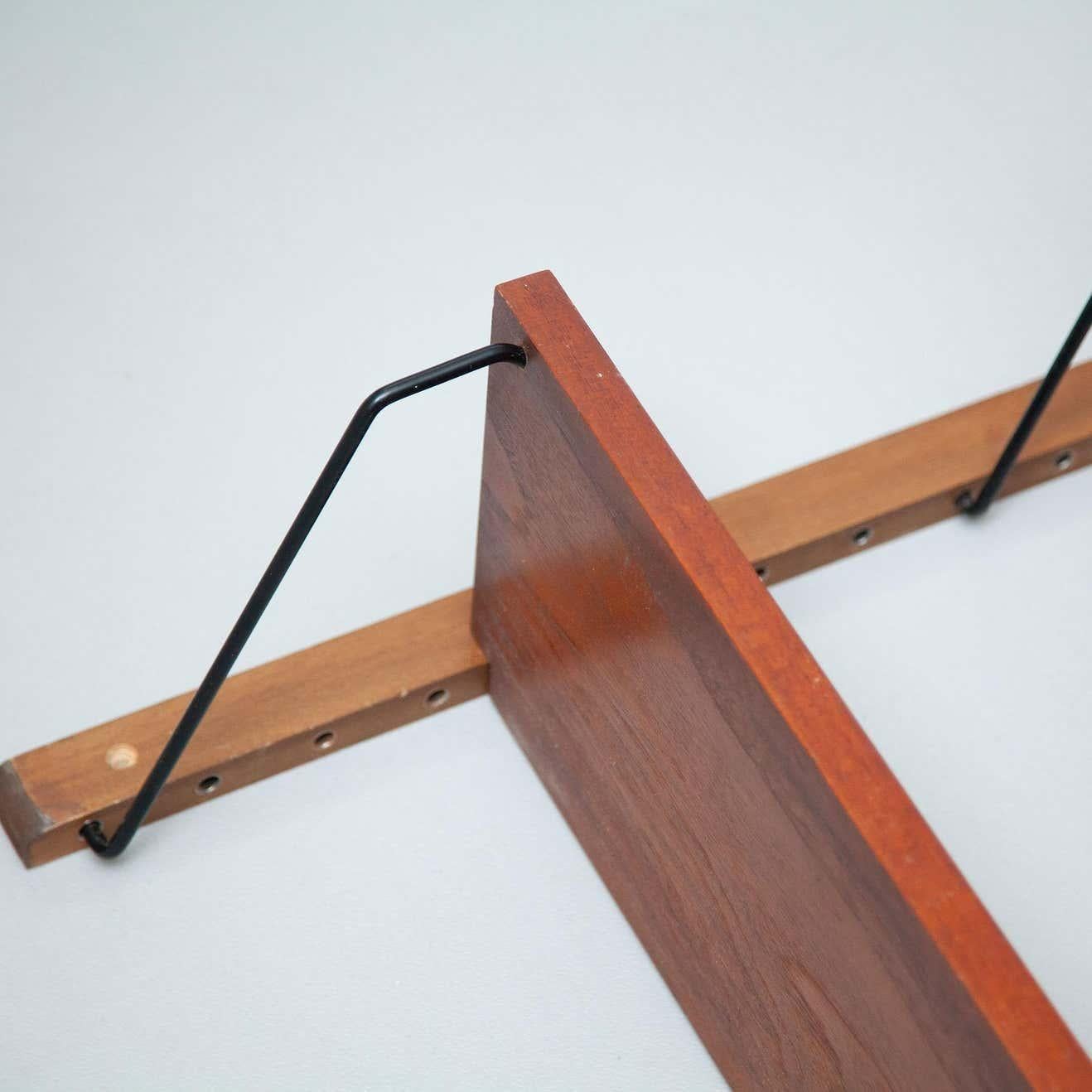 Mid-Century Modern French Modular System Shelve, Wood and Metal For Sale 8
