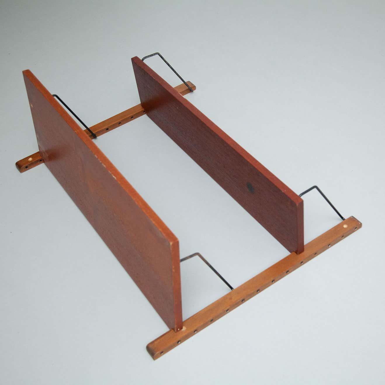 Mid-Century Modern French Modular System Shelve, Wood and Metal For Sale 11