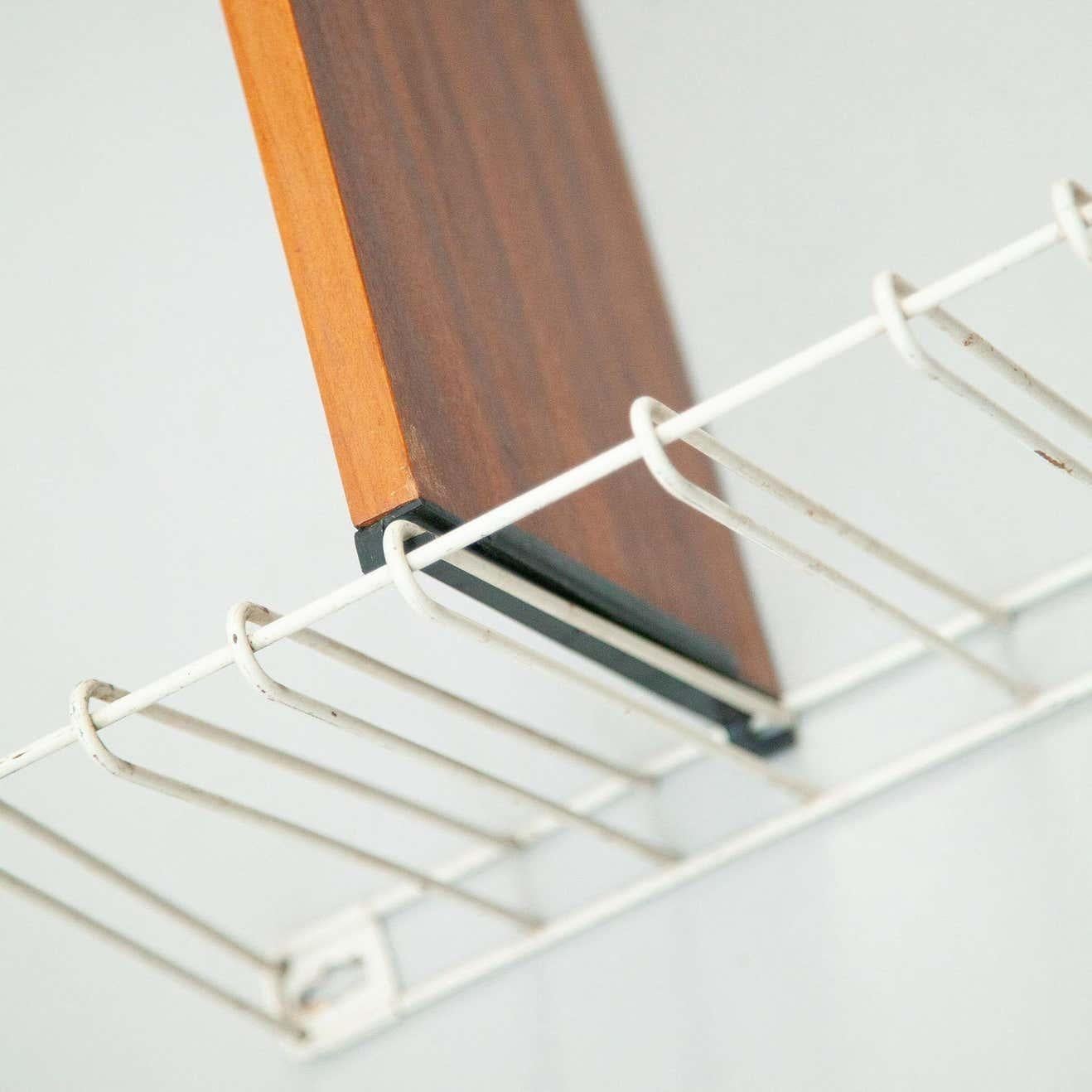 Francese Scaffale francese modulare di metà secolo, Wood e metallo in vendita