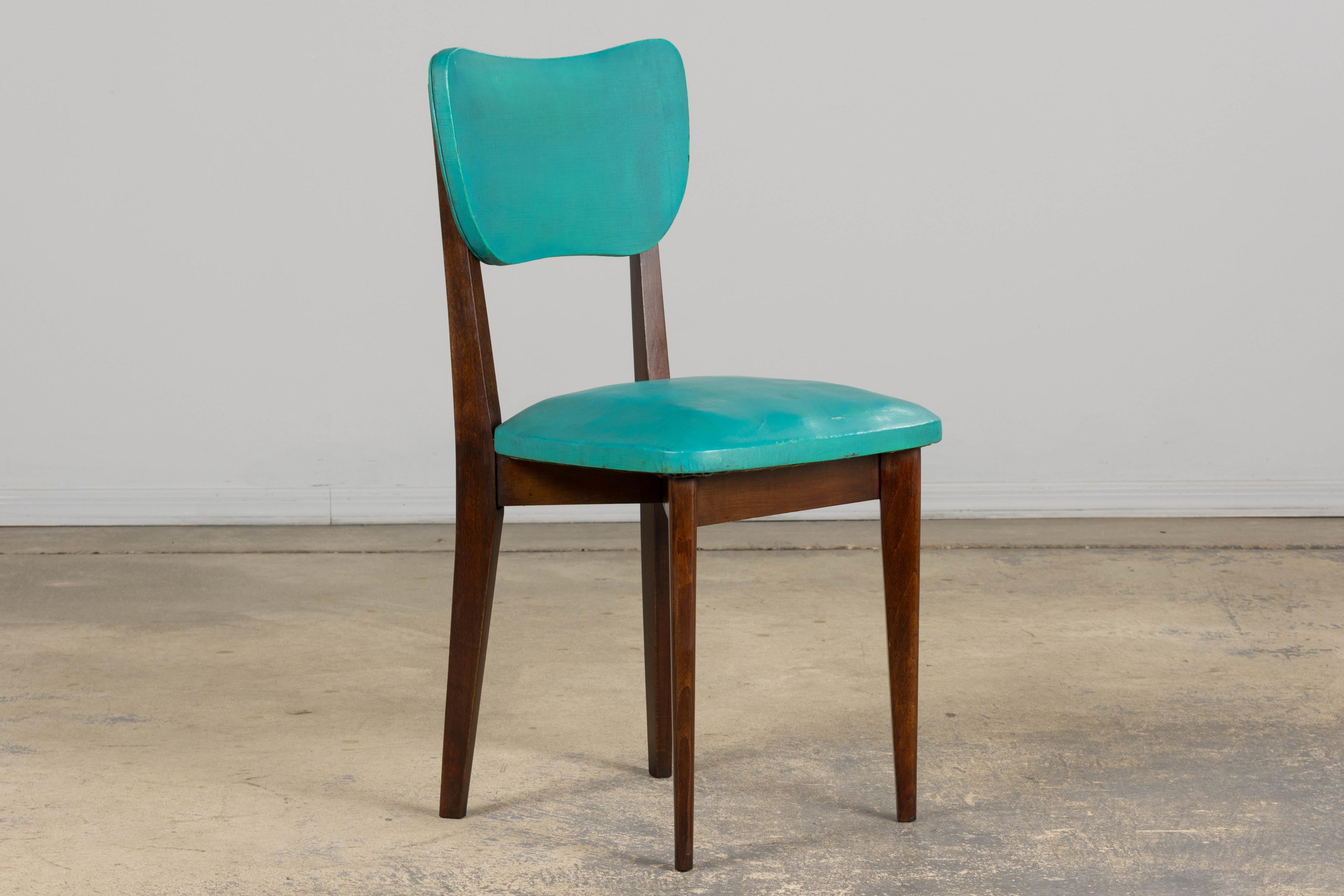 Mid Century Modern French Oak Esszimmerstühle in Rainbow Vinyl - Set von 6 im Angebot 3