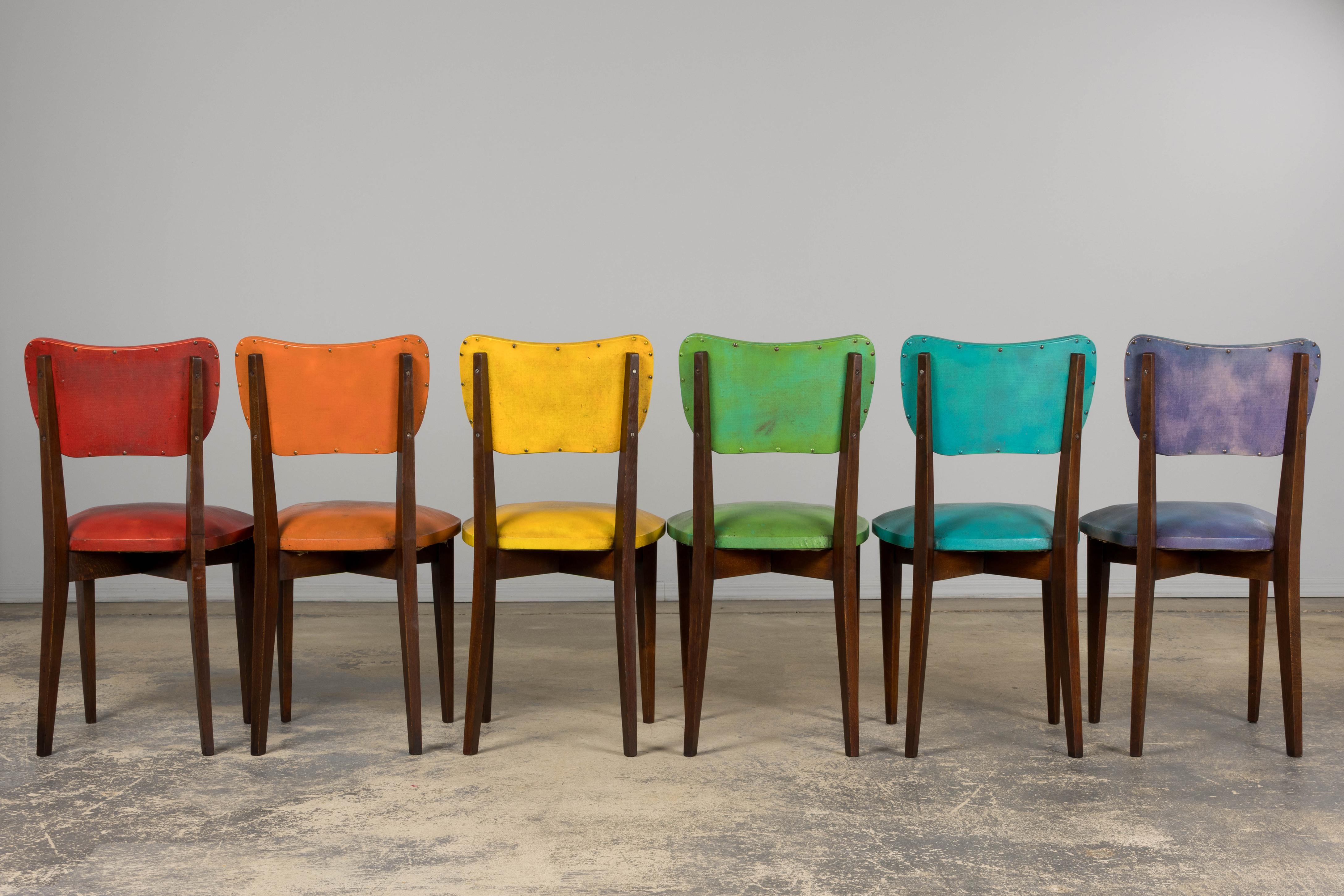 Mid Century Modern French Oak Esszimmerstühle in Rainbow Vinyl - Set von 6 im Angebot 12