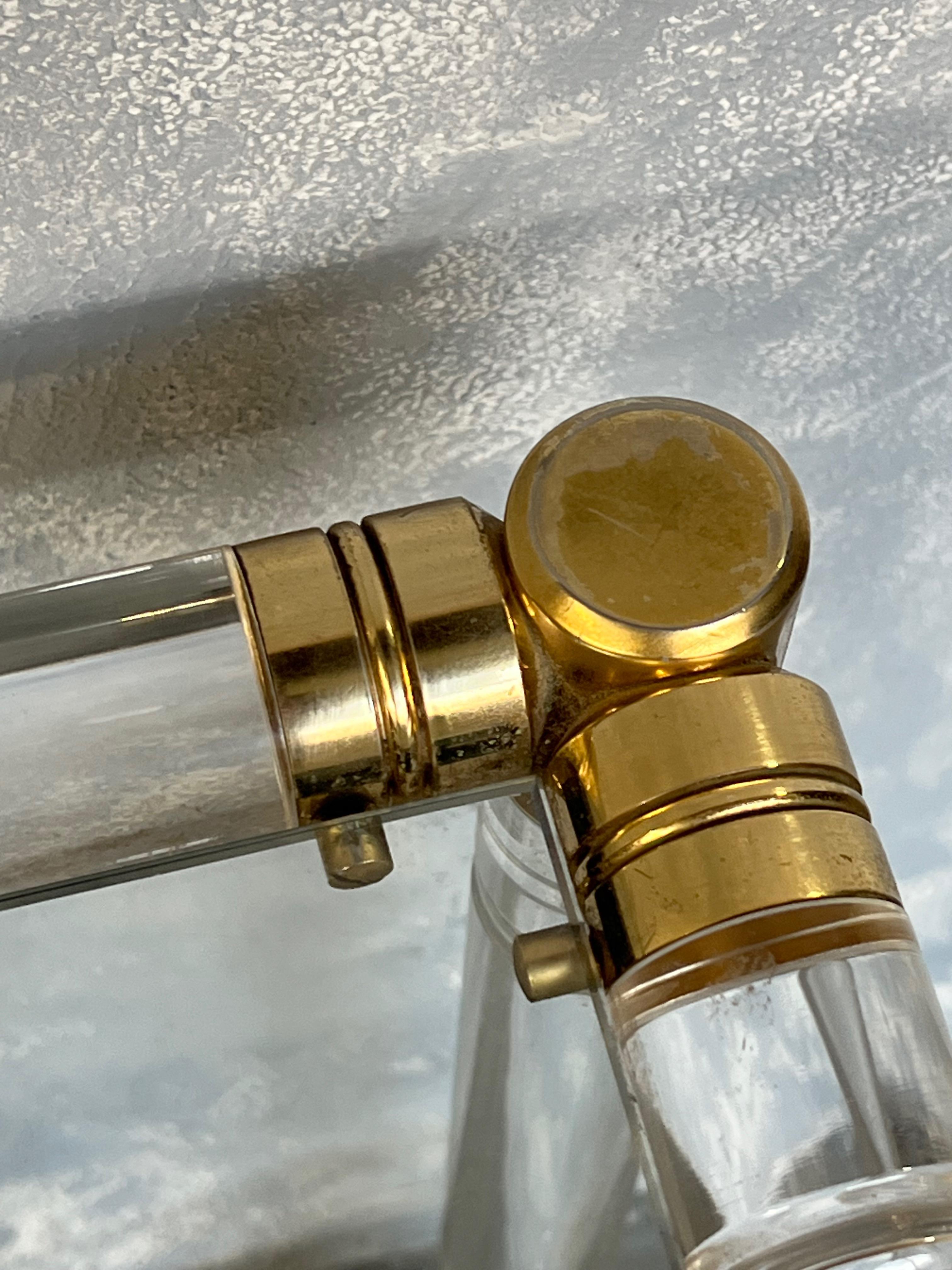 Milieu du XXe siècle Chariot de bar en plexiglas et chrome de style moderne du milieu du siècle dernier en vente