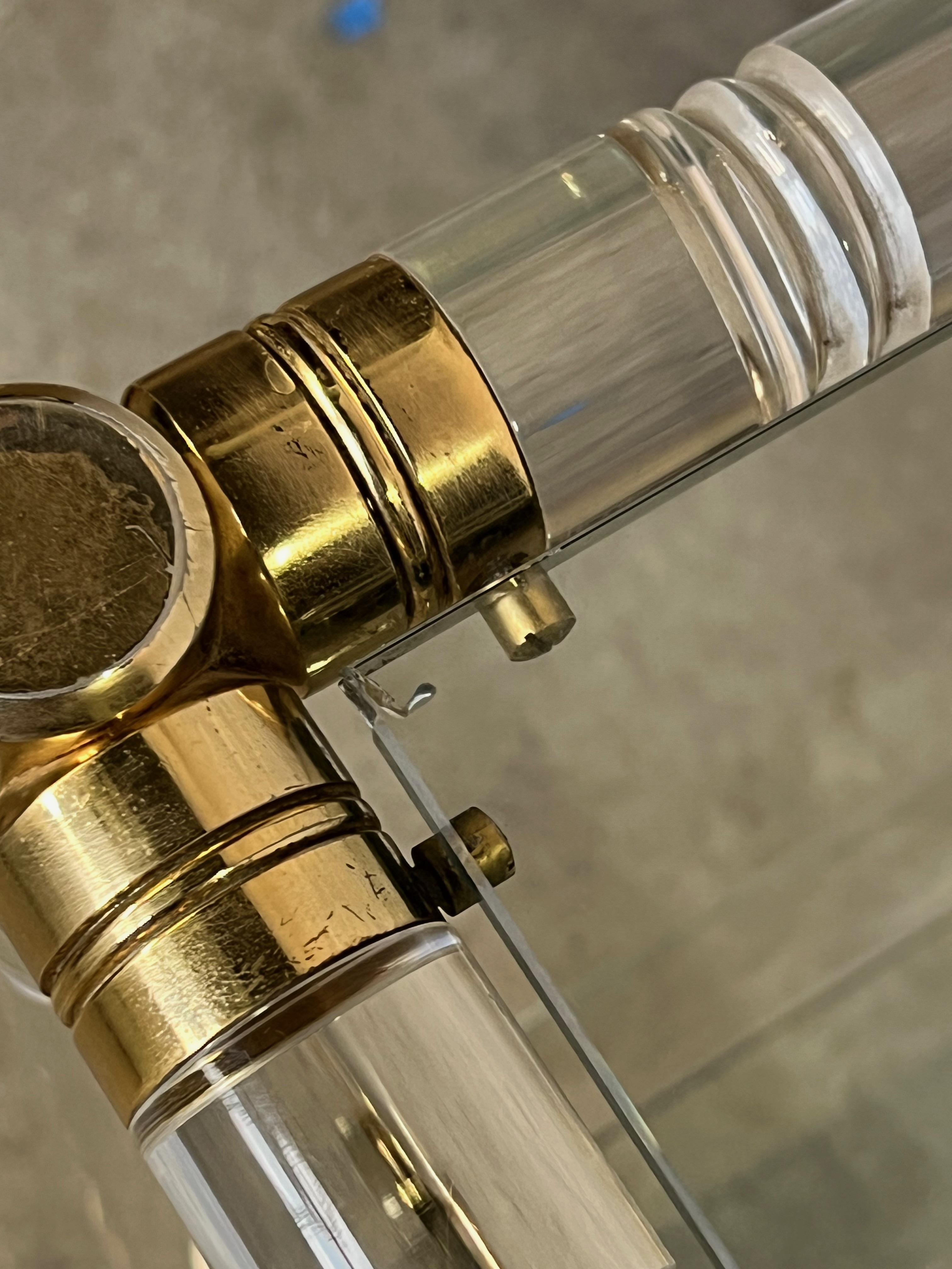 Chariot de bar en plexiglas et chrome de style moderne du milieu du siècle dernier en vente 1