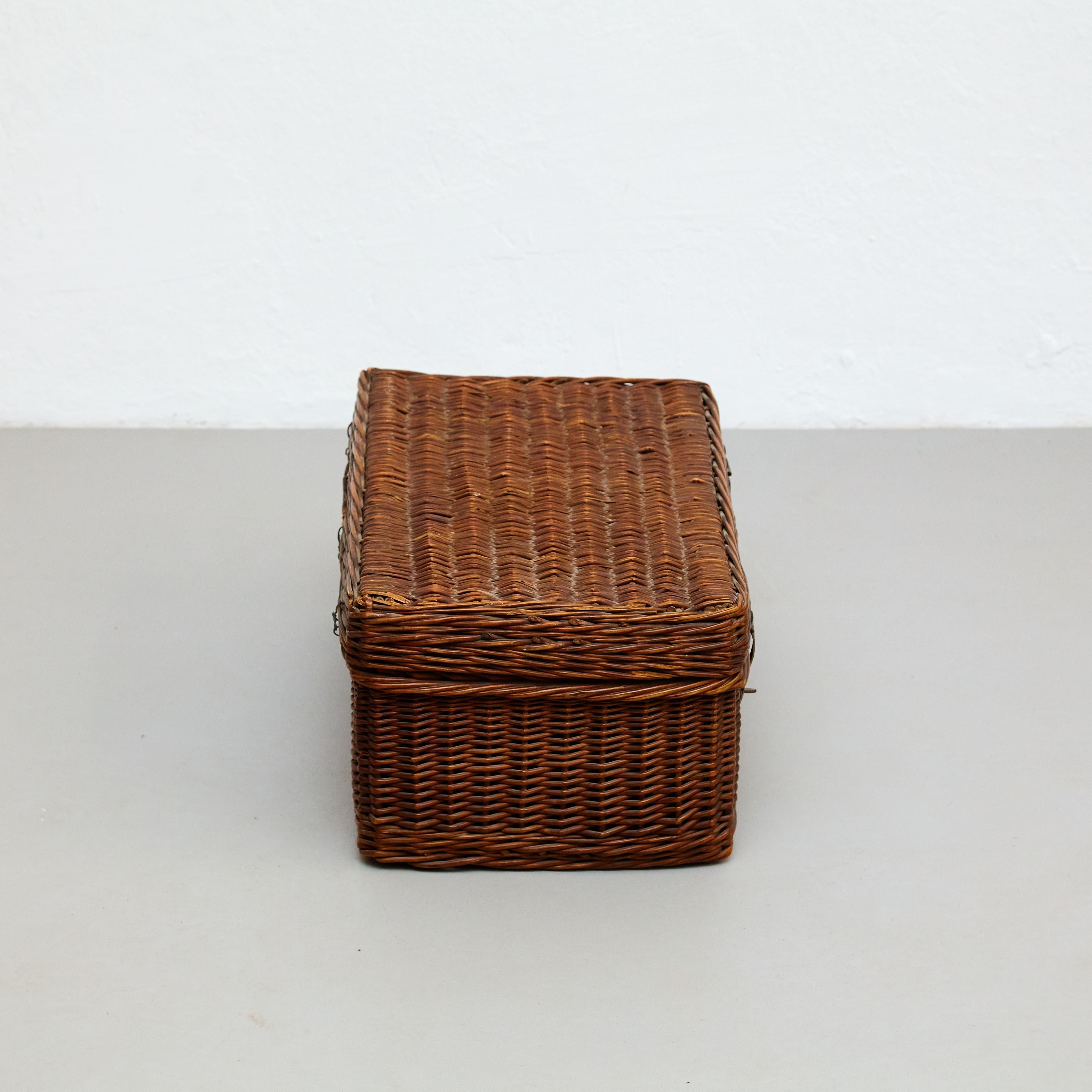 Mid-Century Modern Panier en rotin français The Moderns, vers 1960 en vente