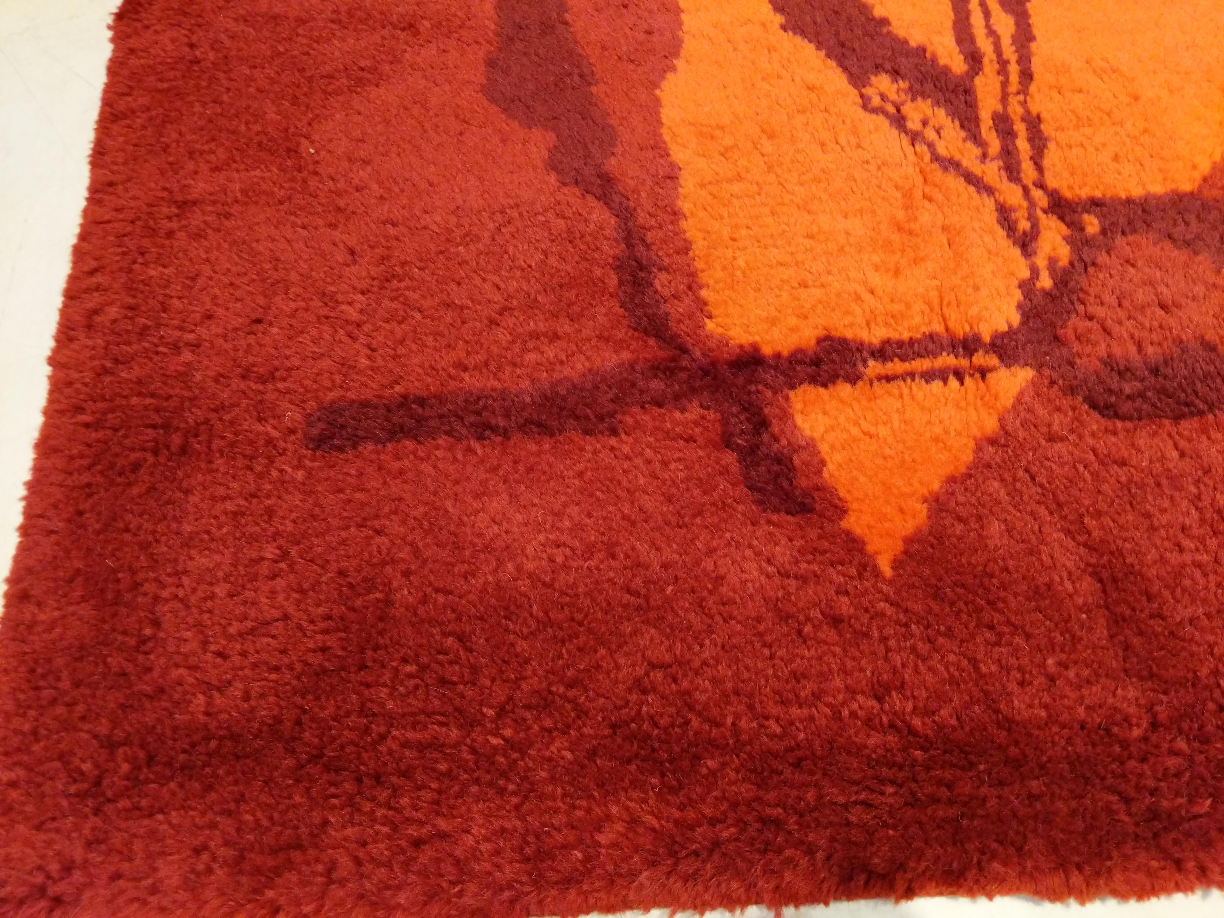 Mid-Century Modern French Red Wool Rug in the style of Mathieu Mategot For Sale 4