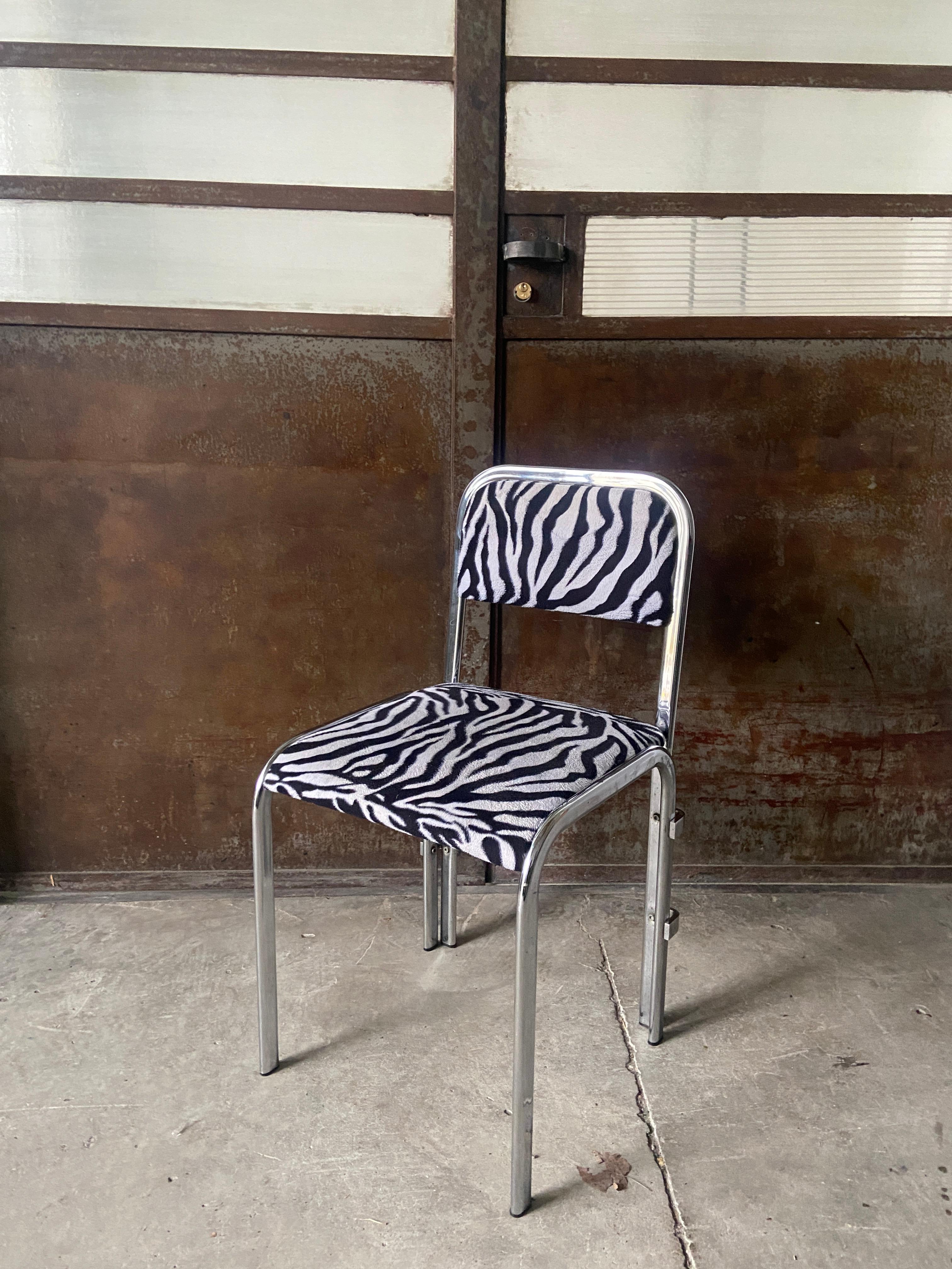 Mid-Century Modern French Set of Four Chrome Chairs Covered with Zebra Fabric For Sale 5