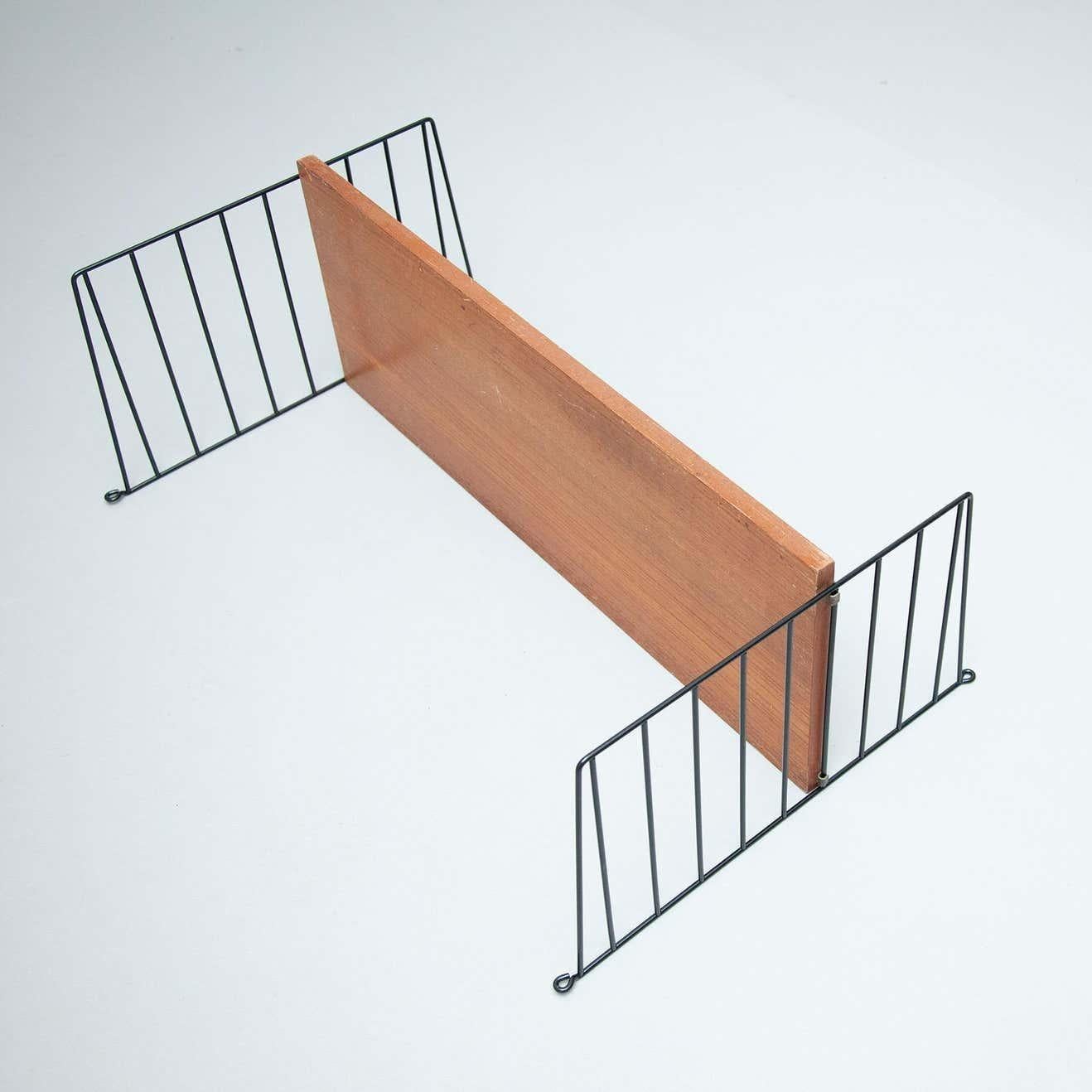 Metallo Scaffale francese moderno di metà secolo, Wood e metallo in vendita