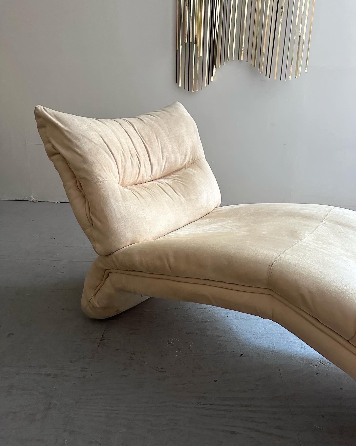 Mid-20th Century Mid-Century Modern French Style Chaise Lounge, circa 1960s For Sale