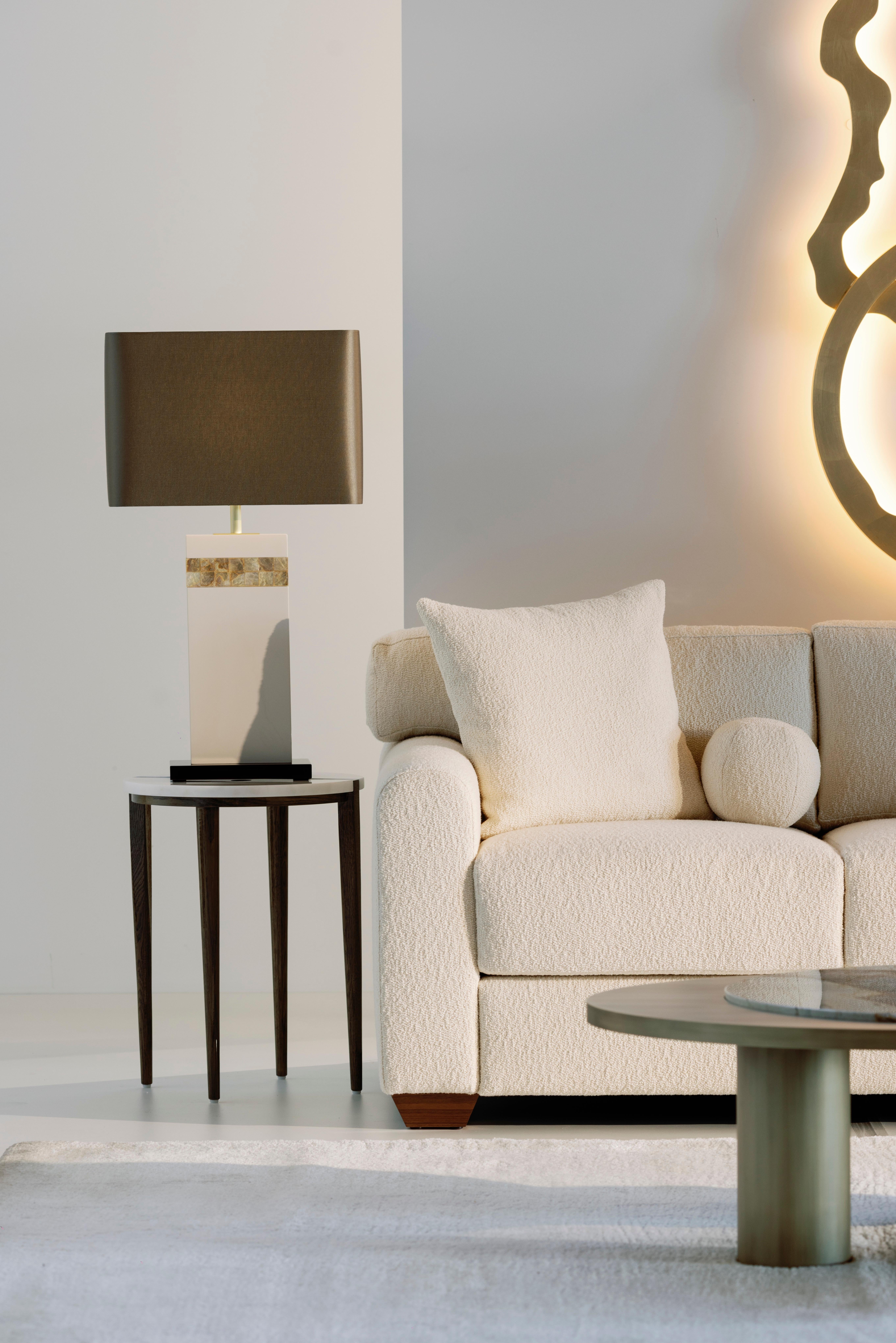 Fait main Canapé de style français moderne du milieu du siècle, tissu Brochier beige en vente