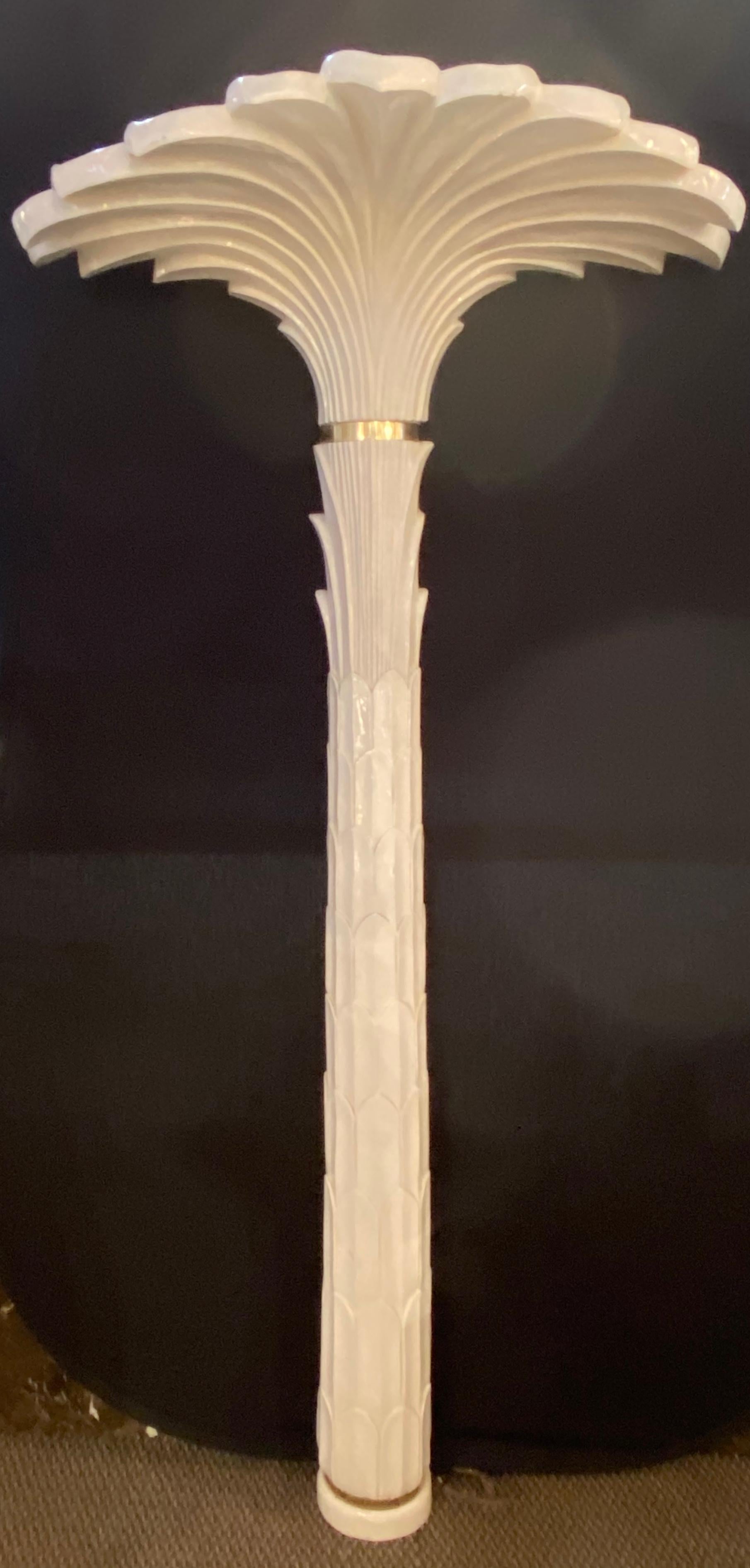 French torchère palm tree floor lamp manner of Serge Roche. In the Mid-Century Modern fashion, circa 1970s. Taking two light bulbs.
1hX.