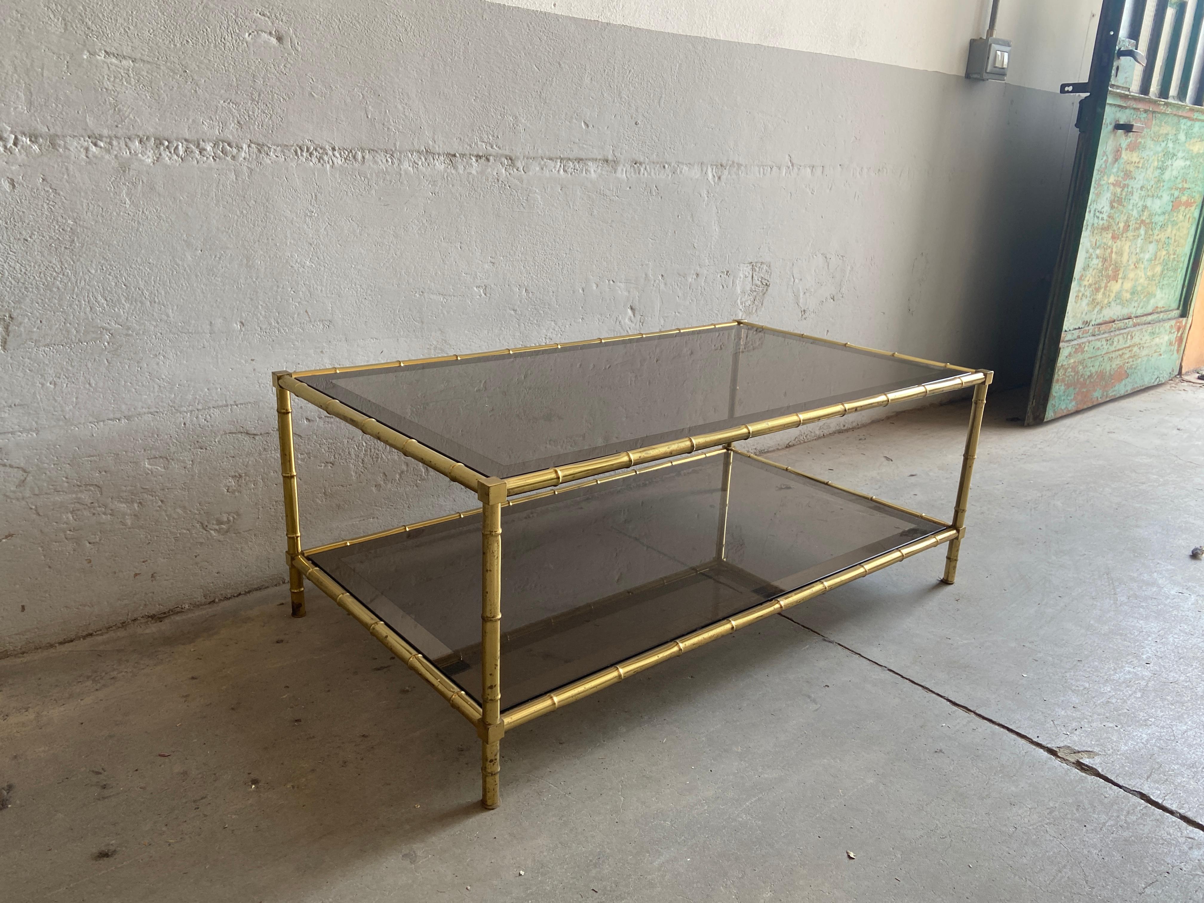 Mid-Century Modern French Two-Tier Maison Baguès Brass Coffee or Sofa Table In Good Condition For Sale In Prato, IT