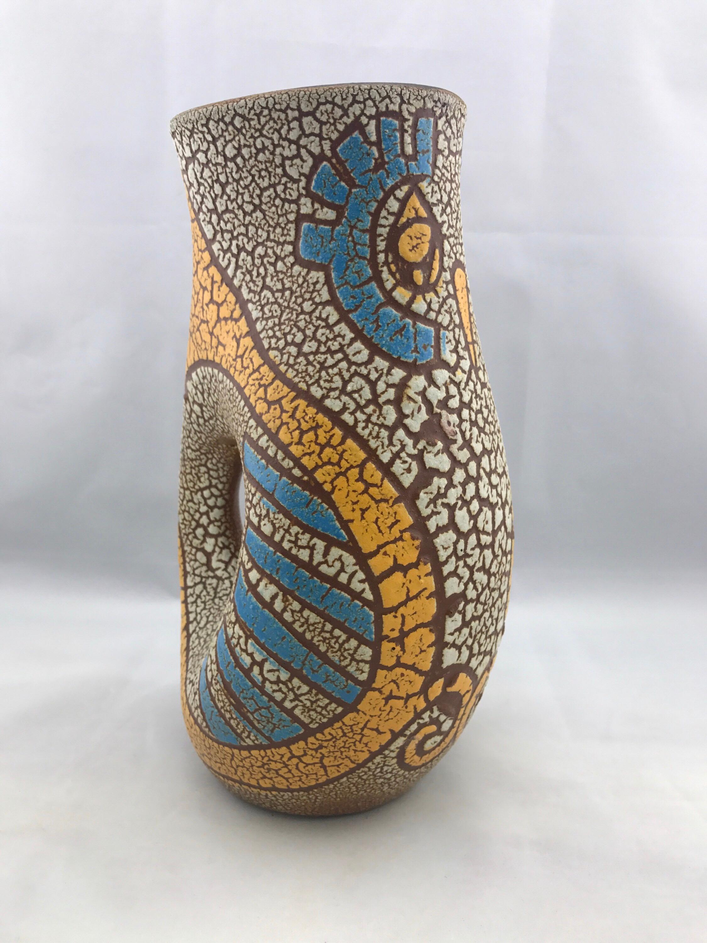 Mid-Century Modern French vase by Accolay, vintage blue and yellow modernist owl.
No know issues that would detract from value or aesthetics. Clean and ready for use.