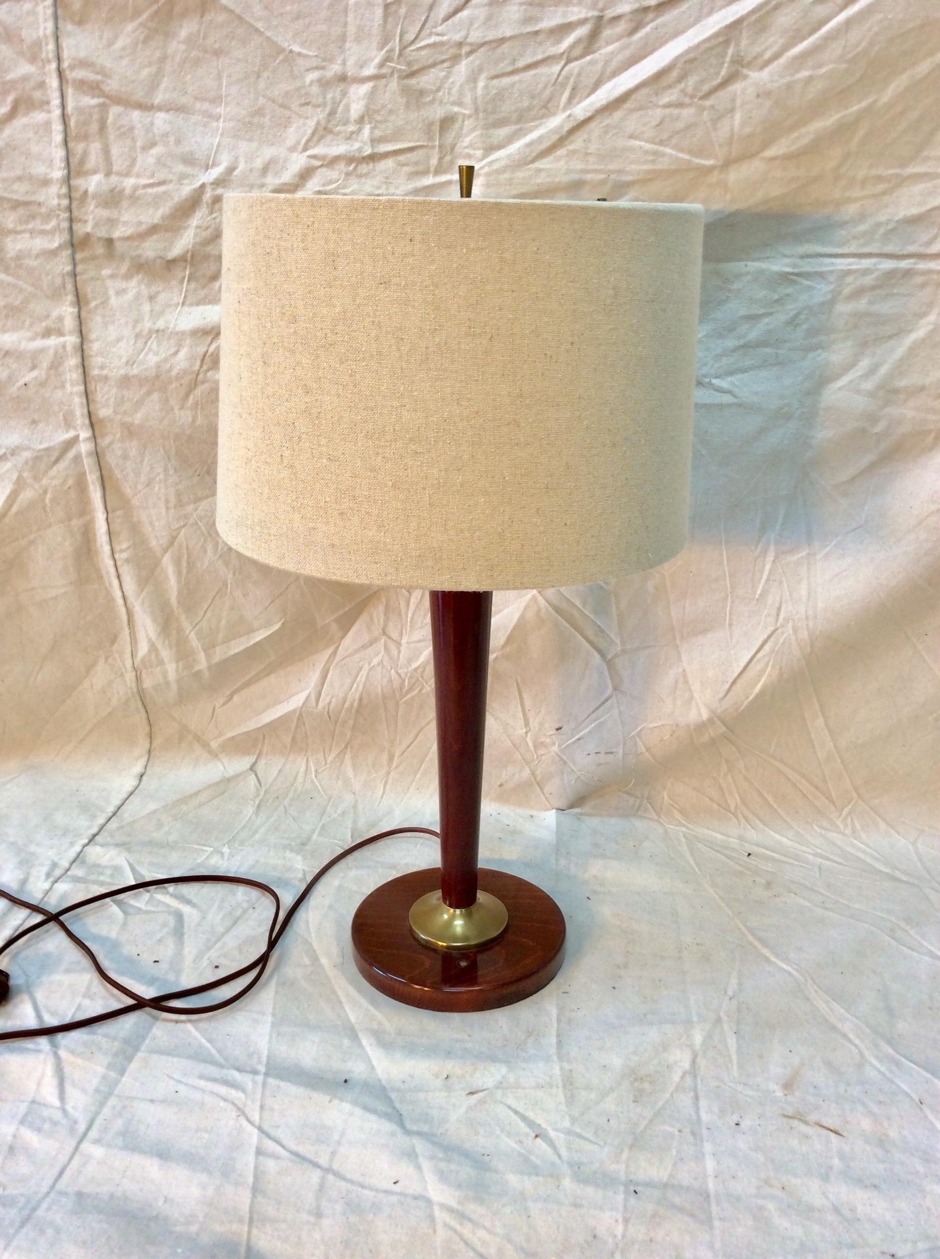 Mid-Century Modern French Wood and Brass Lamp For Sale 8