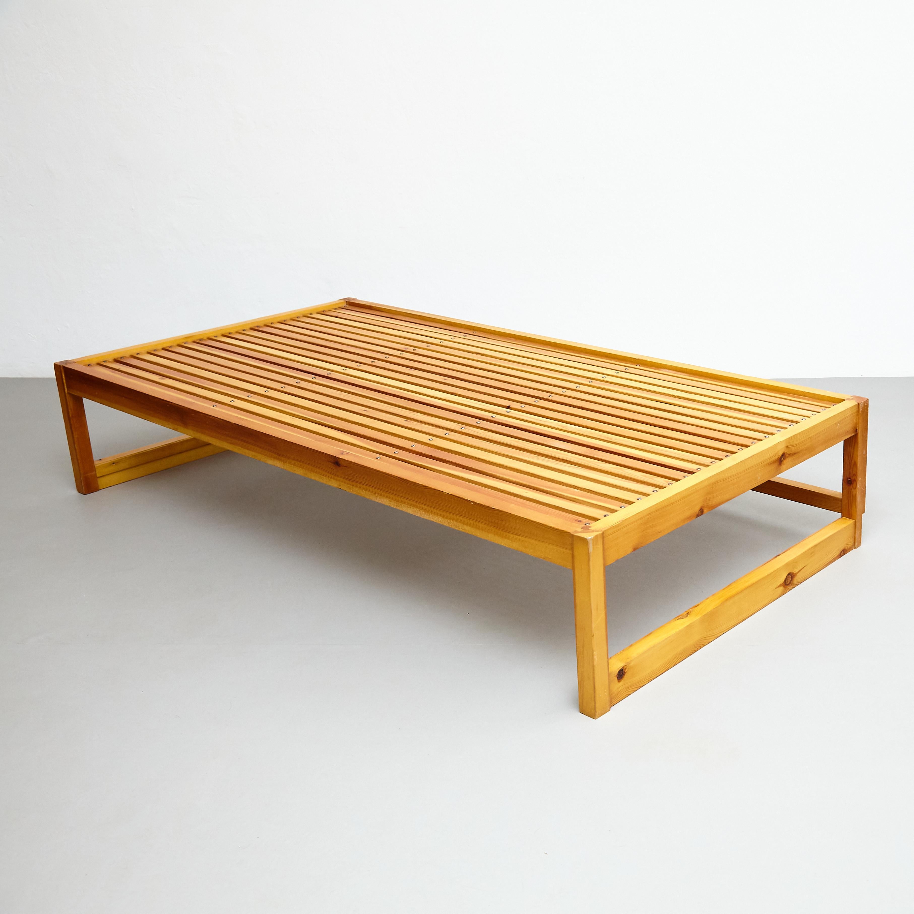 Mid-Century Modern French Wood Coffee Table, circa 1950 In Good Condition For Sale In Barcelona, Barcelona